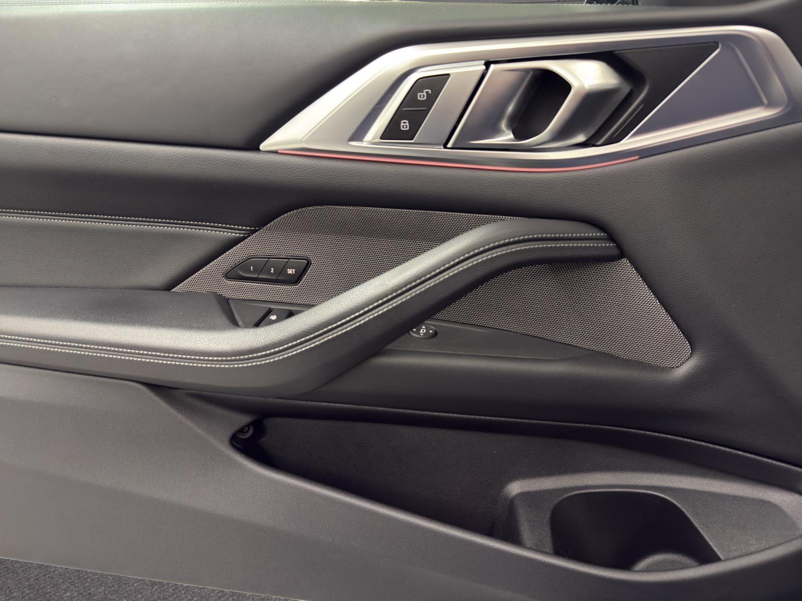 BMW M440d xDrive Cabrio-image-14