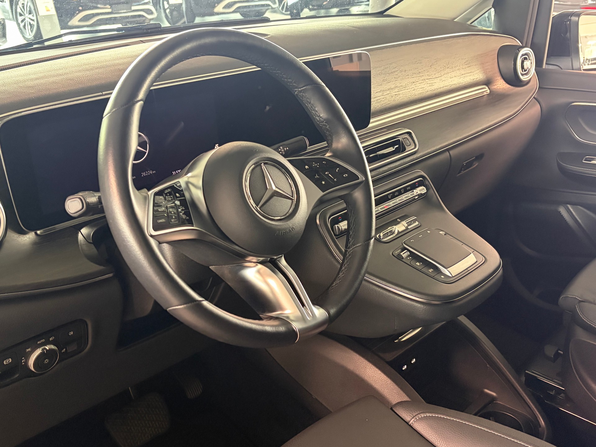 MERCEDES-BENZ V 250 d 4MATIC AVANTGARDE Lang (FL)-image-5