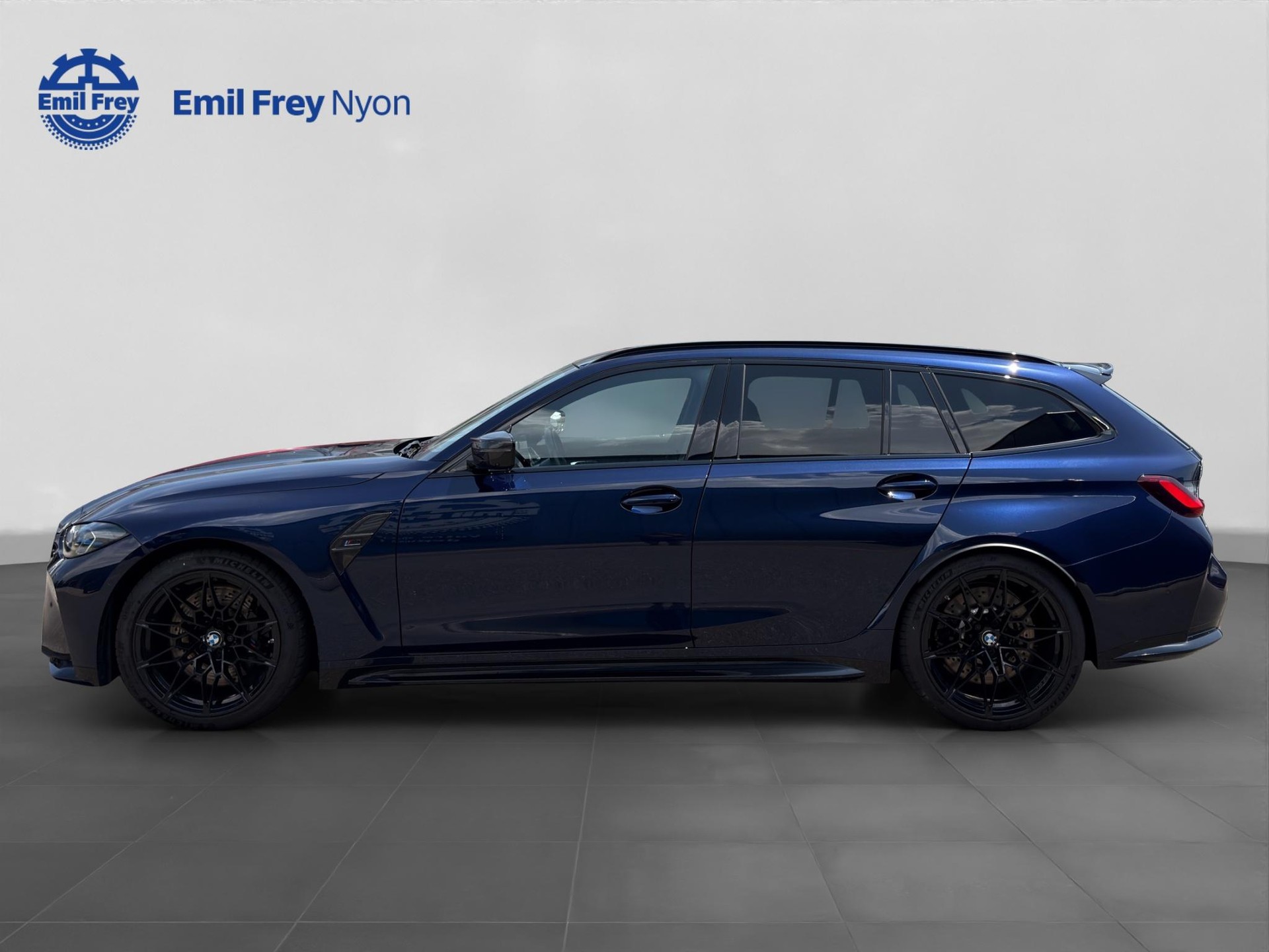 BMW M3 Competition xDrive Touring-showroom-element-2