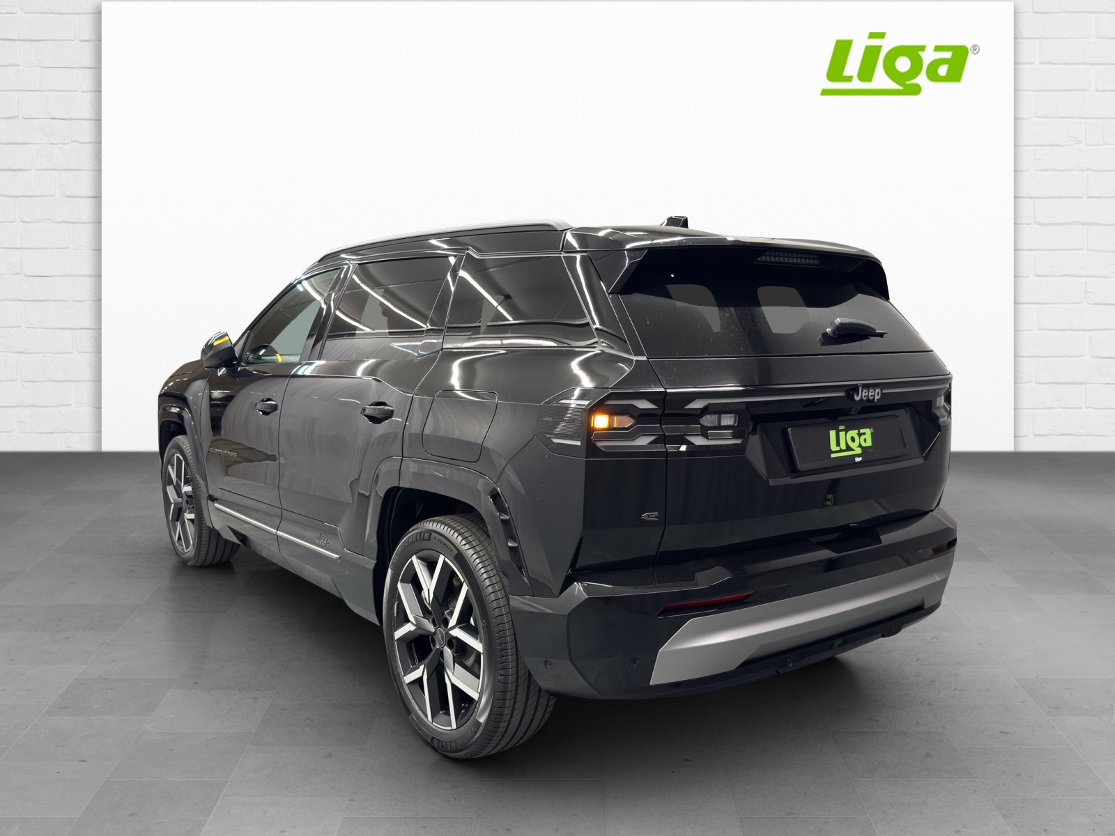JEEP Compass 1.6 PHEV Summit-showroom-element-3