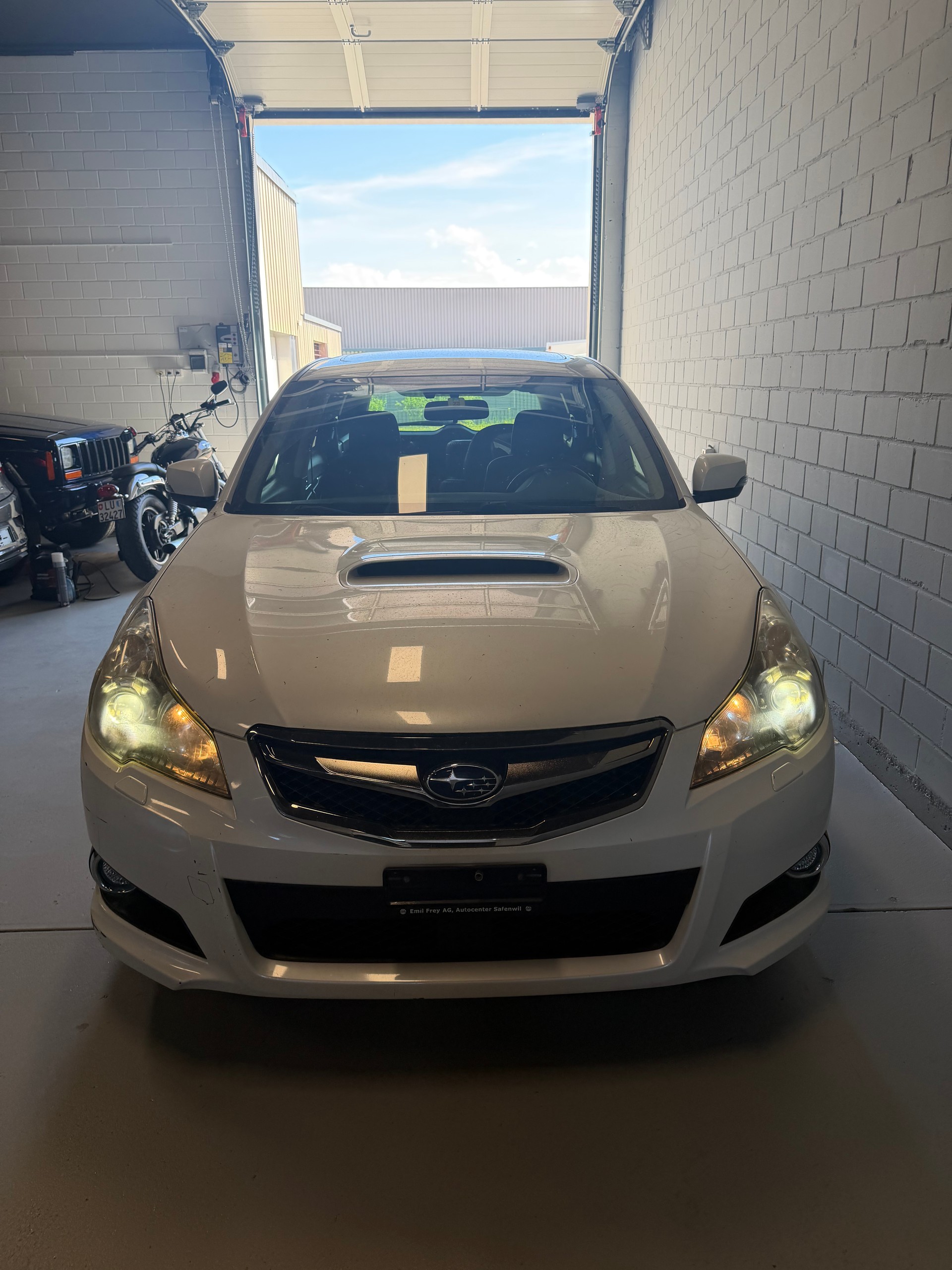 SUBARU Legacy 2.0D Limited S AWD-image-1