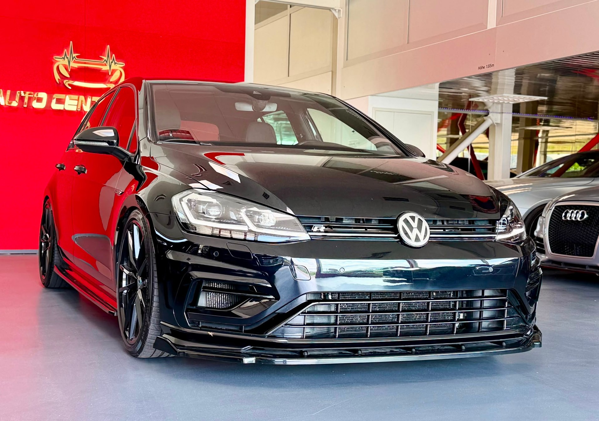 VW Golf 2.0 TSI R 4Motion DSG-image-2