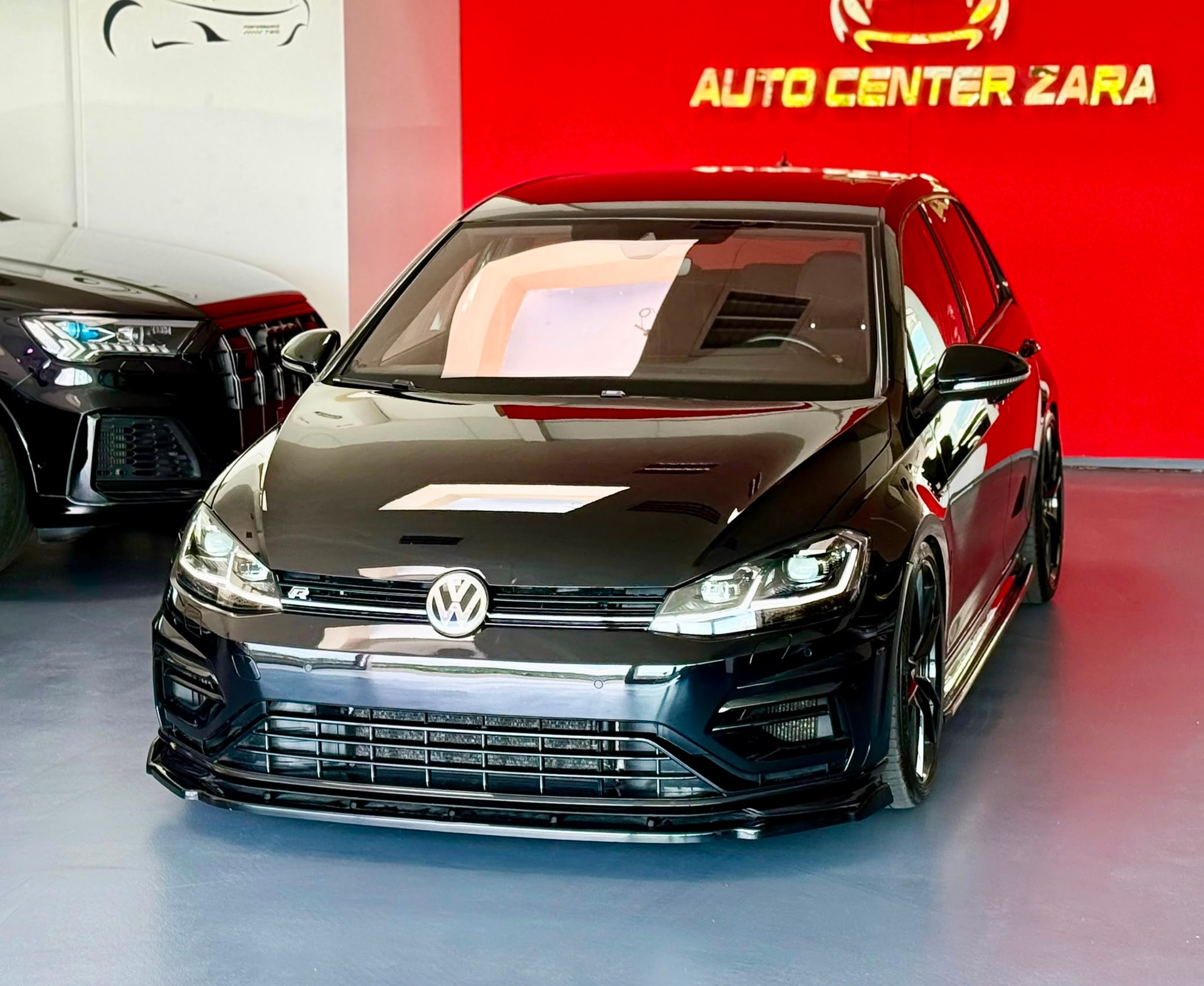 VW Golf 2.0 TSI R 4Motion DSG-image-3