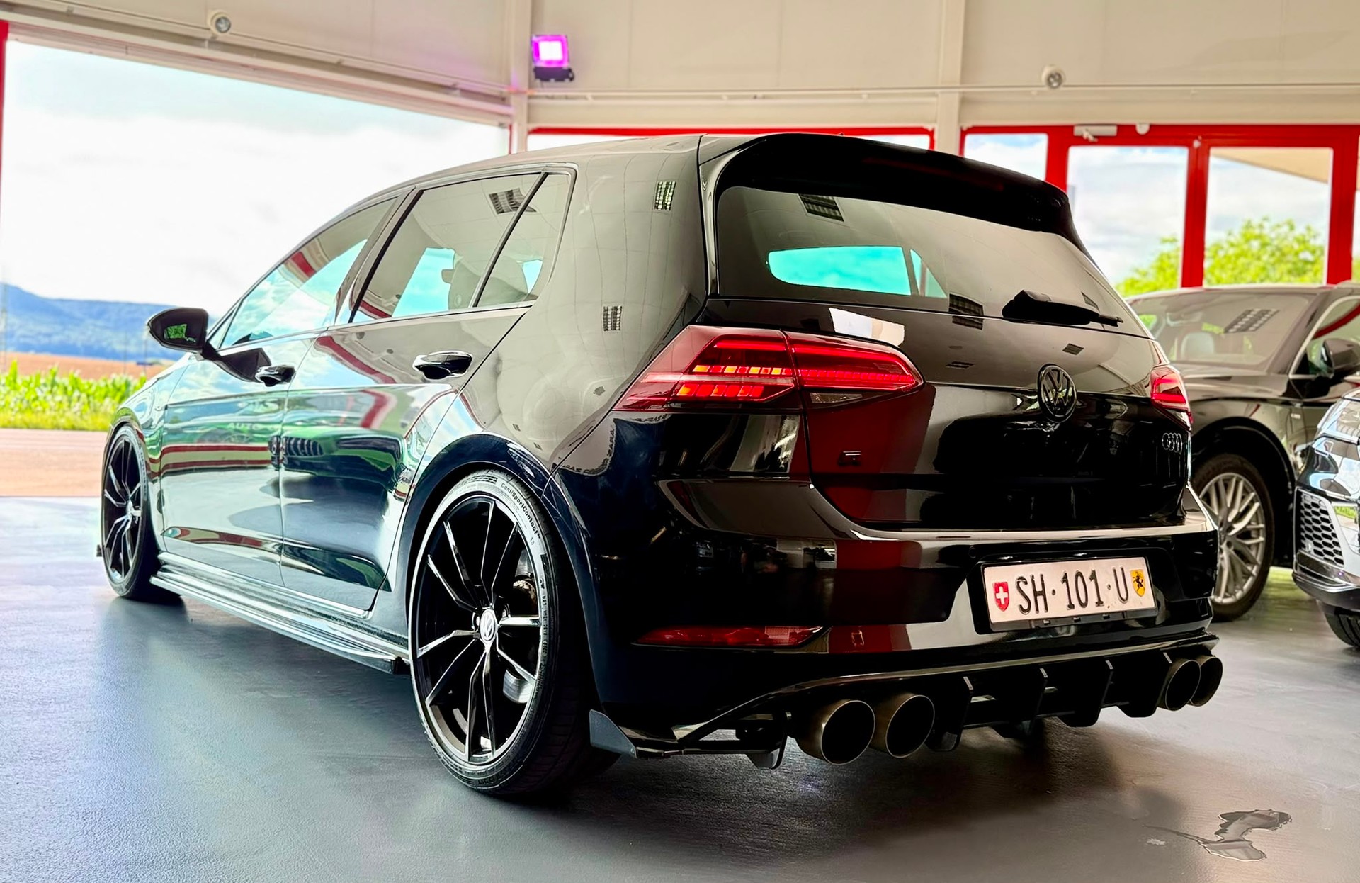 VW Golf 2.0 TSI R 4Motion DSG-image-10