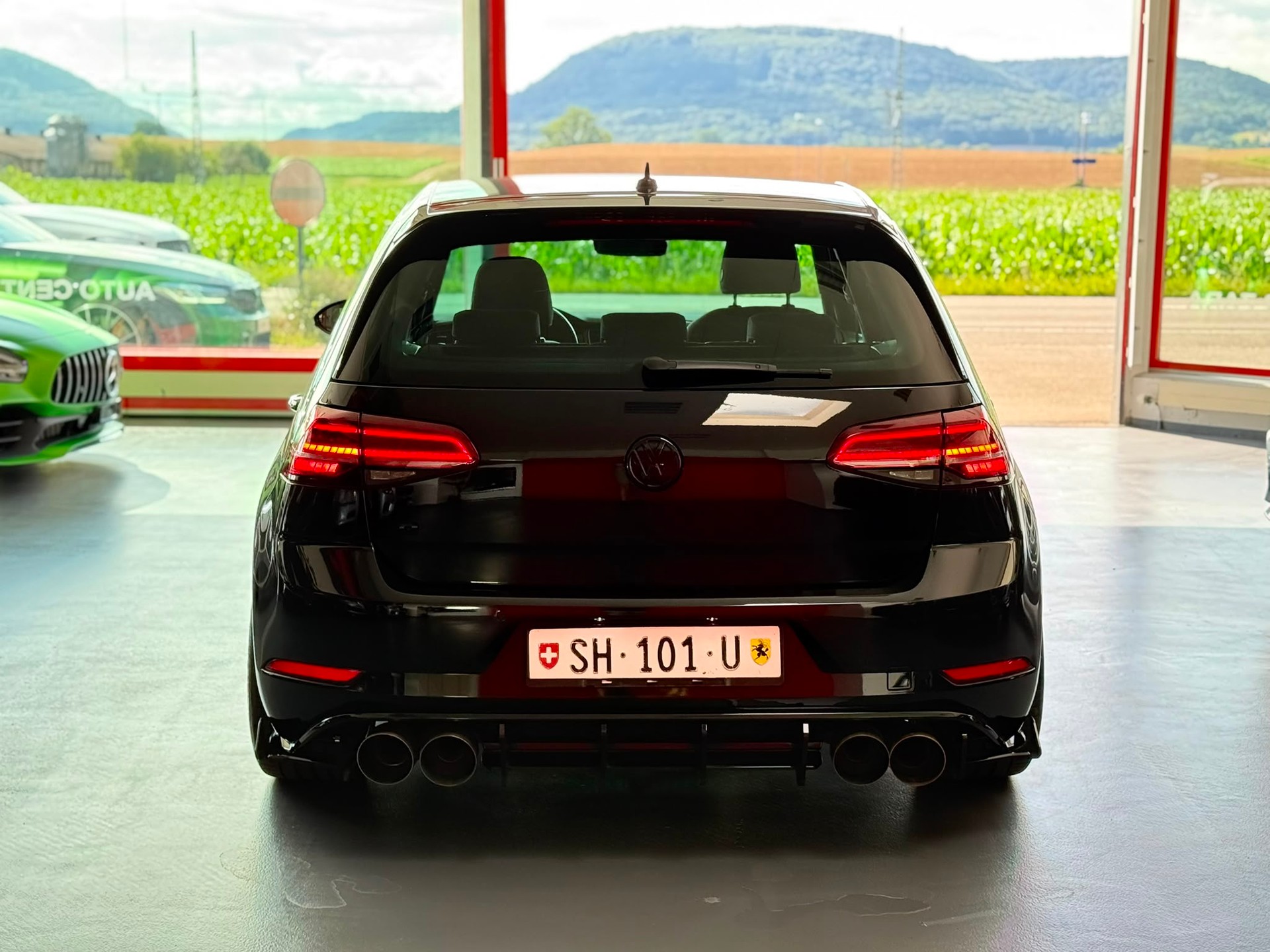VW Golf 2.0 TSI R 4Motion DSG-image-11