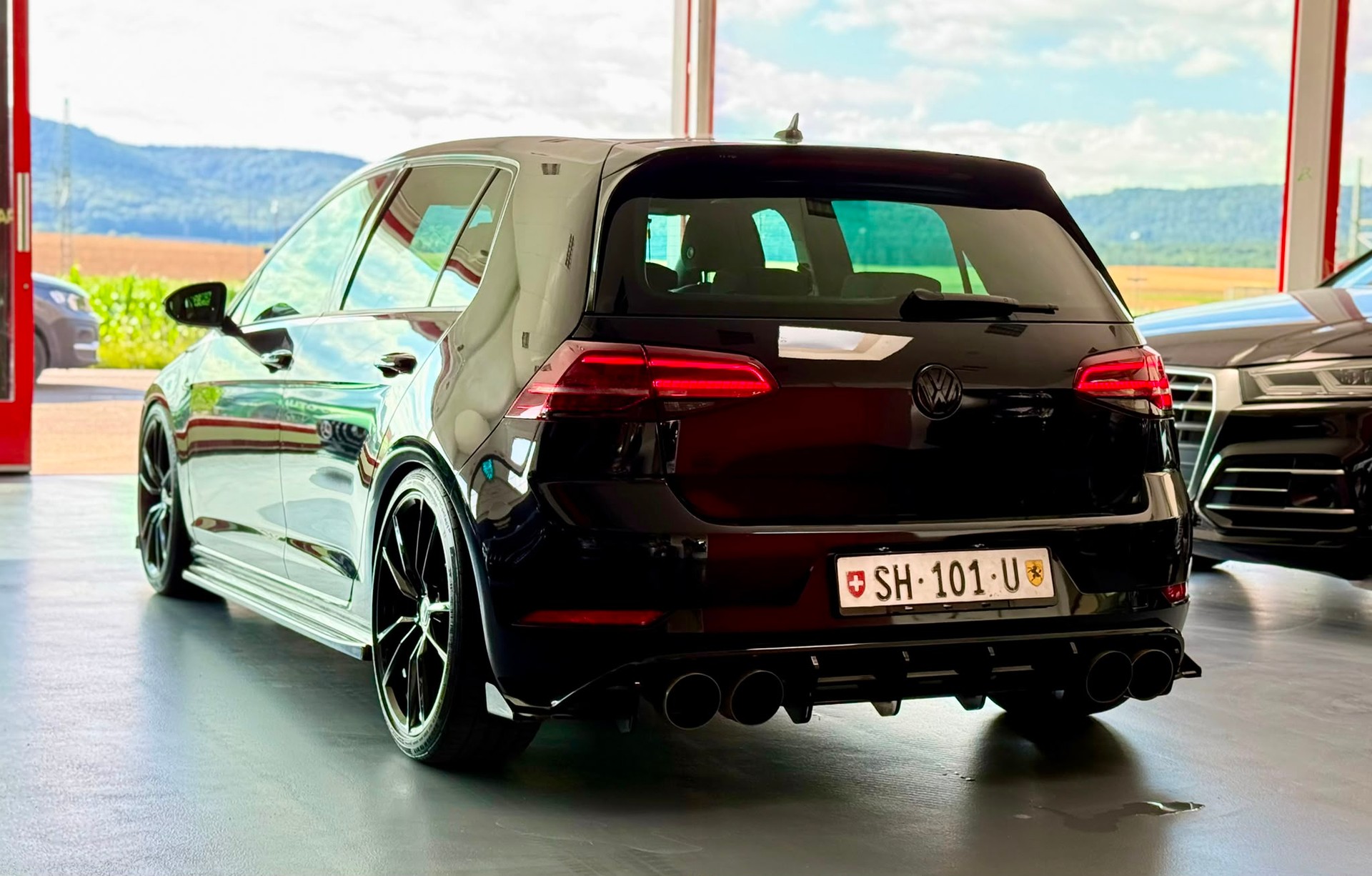 VW Golf 2.0 TSI R 4Motion DSG-image-9