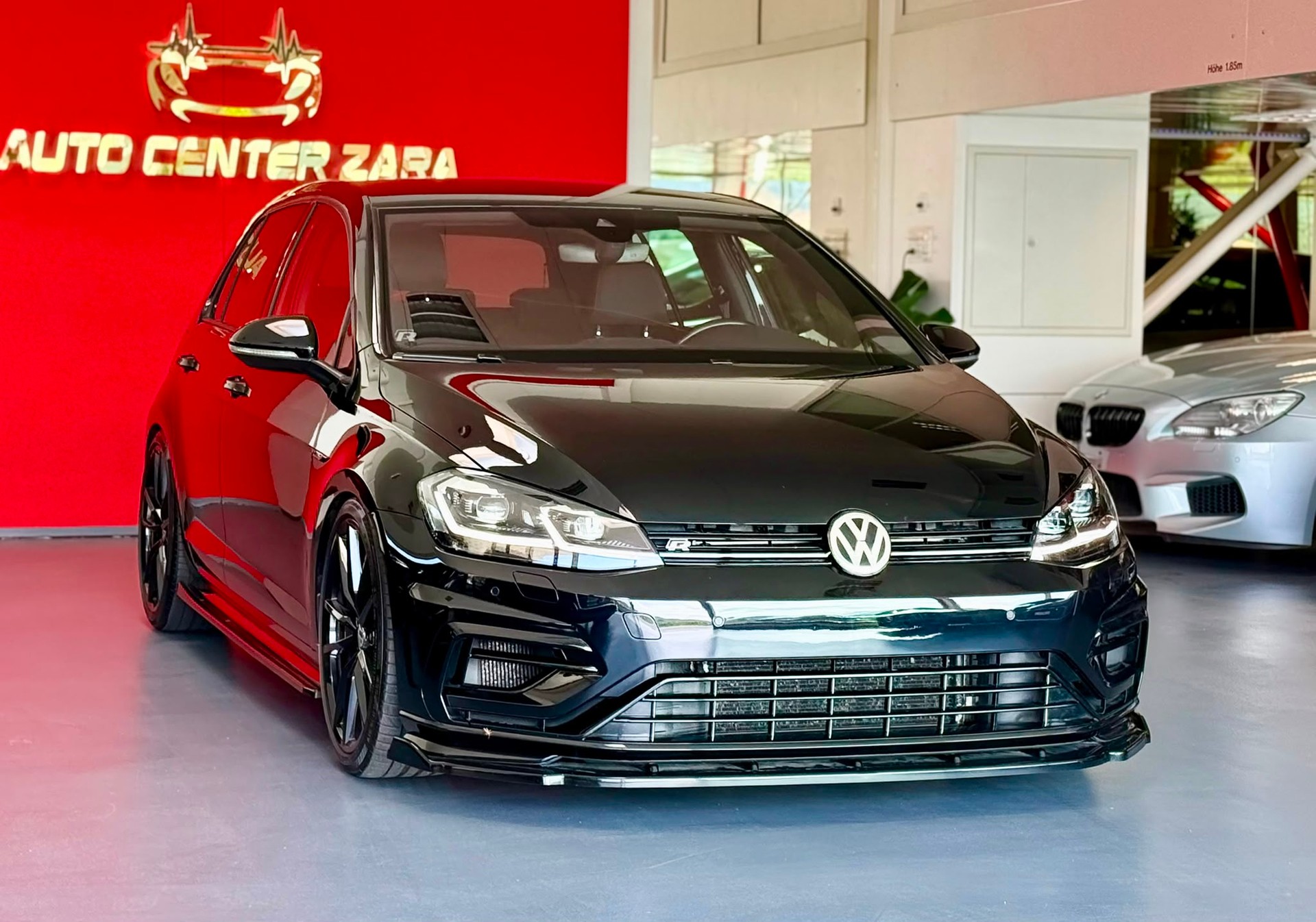 VW Golf 2.0 TSI R 4Motion DSG-image-1