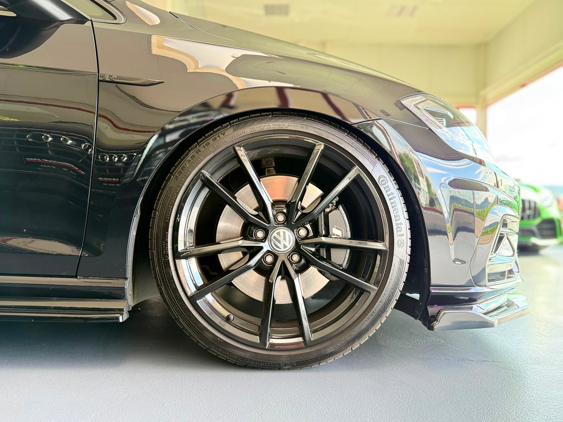 VW Golf 2.0 TSI R 4Motion DSG-image-17