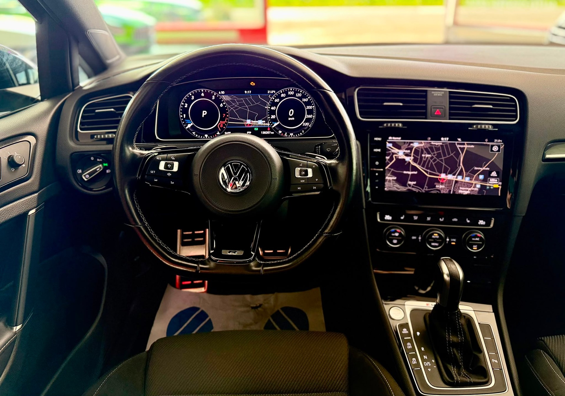 VW Golf 2.0 TSI R 4Motion DSG-image-25