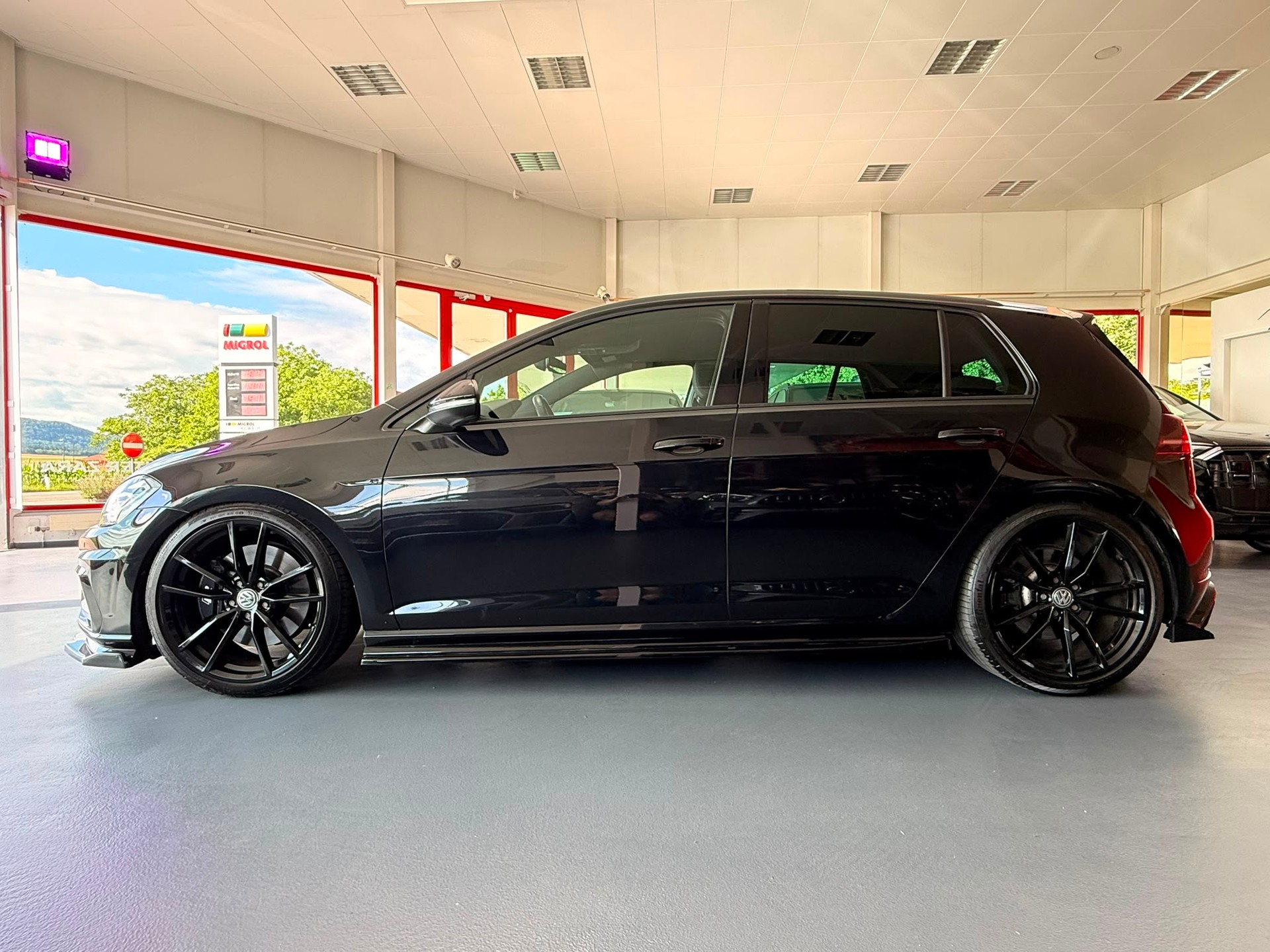 VW Golf 2.0 TSI R 4Motion DSG-image-7