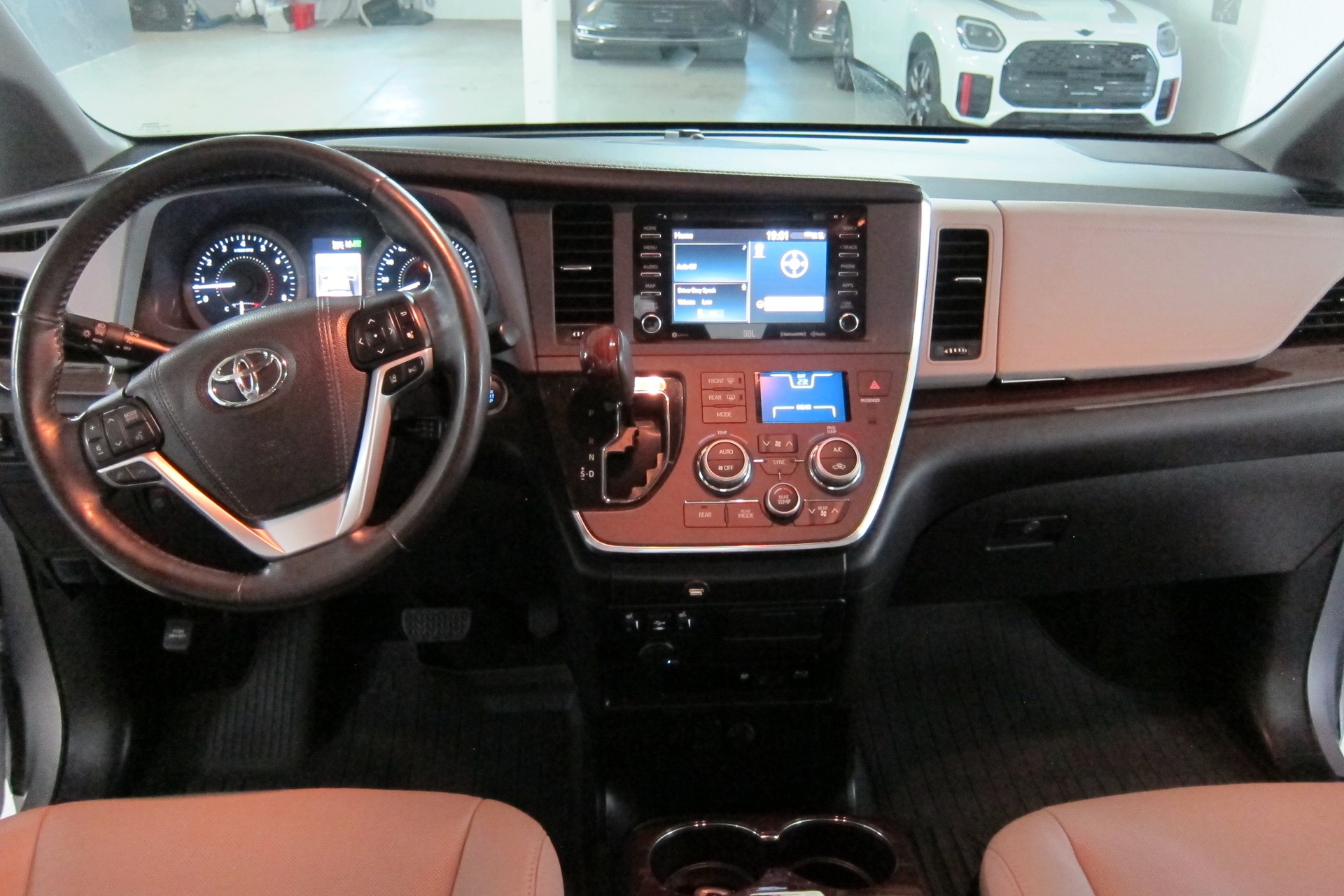 TOYOTA SIENNA LIMITED PREMIUM AWD , 300PS, TOP GEPLEGTES FAHRZEUG, ADPITVER TEMPOMAT, 360 KAMERA,-image-11