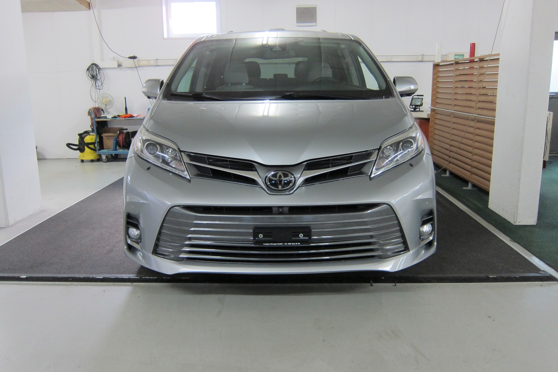 TOYOTA SIENNA LIMITED PREMIUM AWD , 300PS, TOP GEPLEGTES FAHRZEUG, ADPITVER TEMPOMAT, 360 KAMERA,