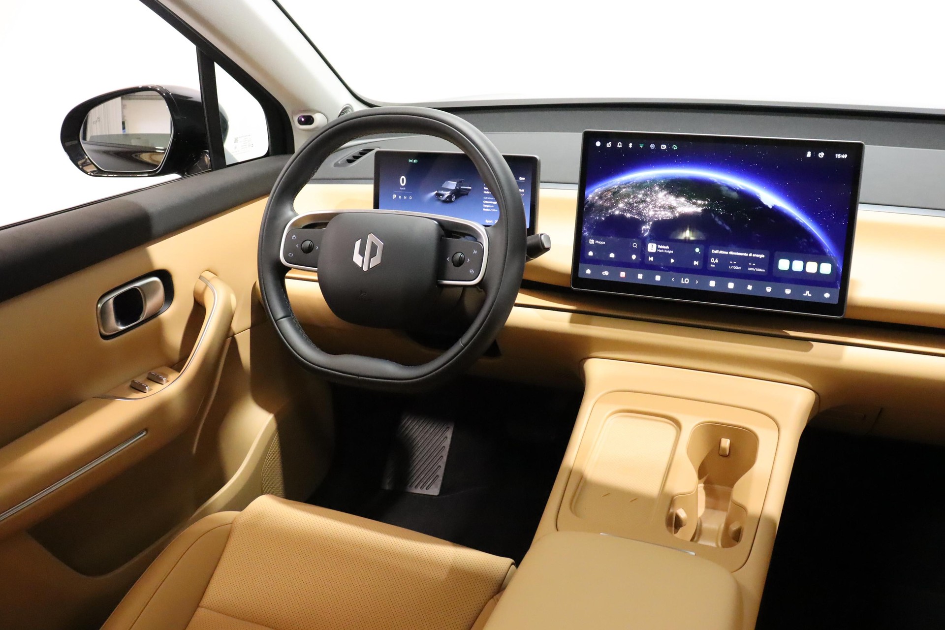 LEAPMOTOR C10 1.5 REEV Design-image-8