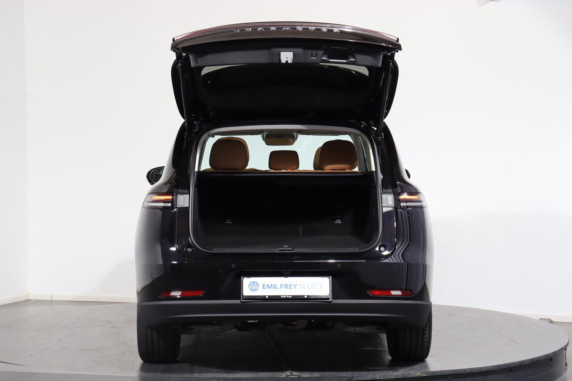 LEAPMOTOR C10 1.5 REEV Design-image-4