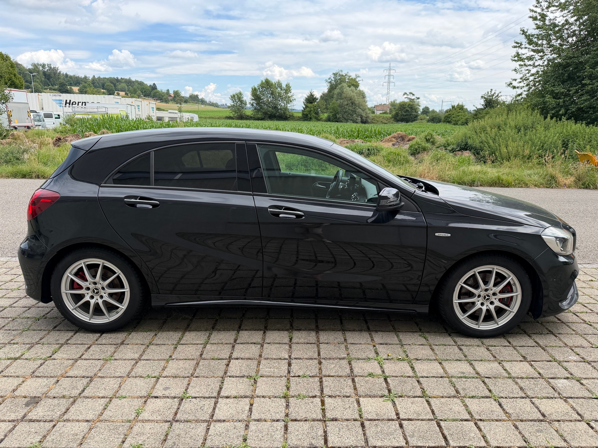 MERCEDES-BENZ A 250 Sport 4Matic 7G-DCT-image-4