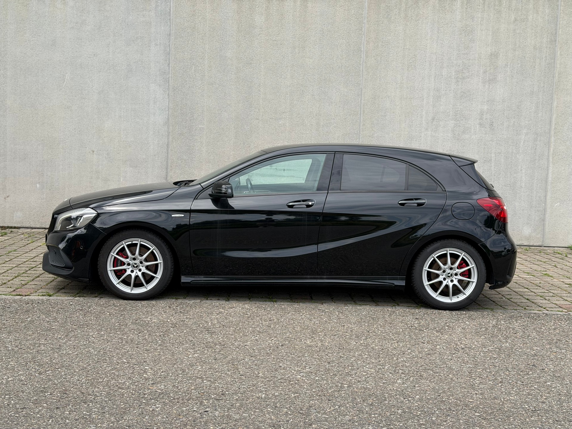 MERCEDES-BENZ A 250 Sport 4Matic 7G-DCT-image-1