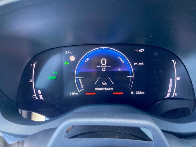 TOYOTA Yaris Cross 1.5 Trend e-CVT-image-15