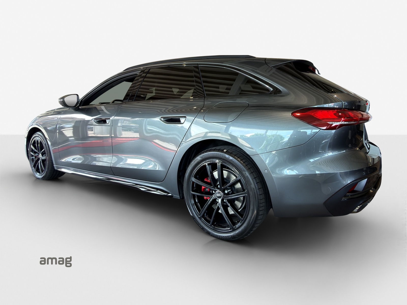 AUDI A5 Avant e-hybrid quattro Attraction 220 kW S tronic-image-2