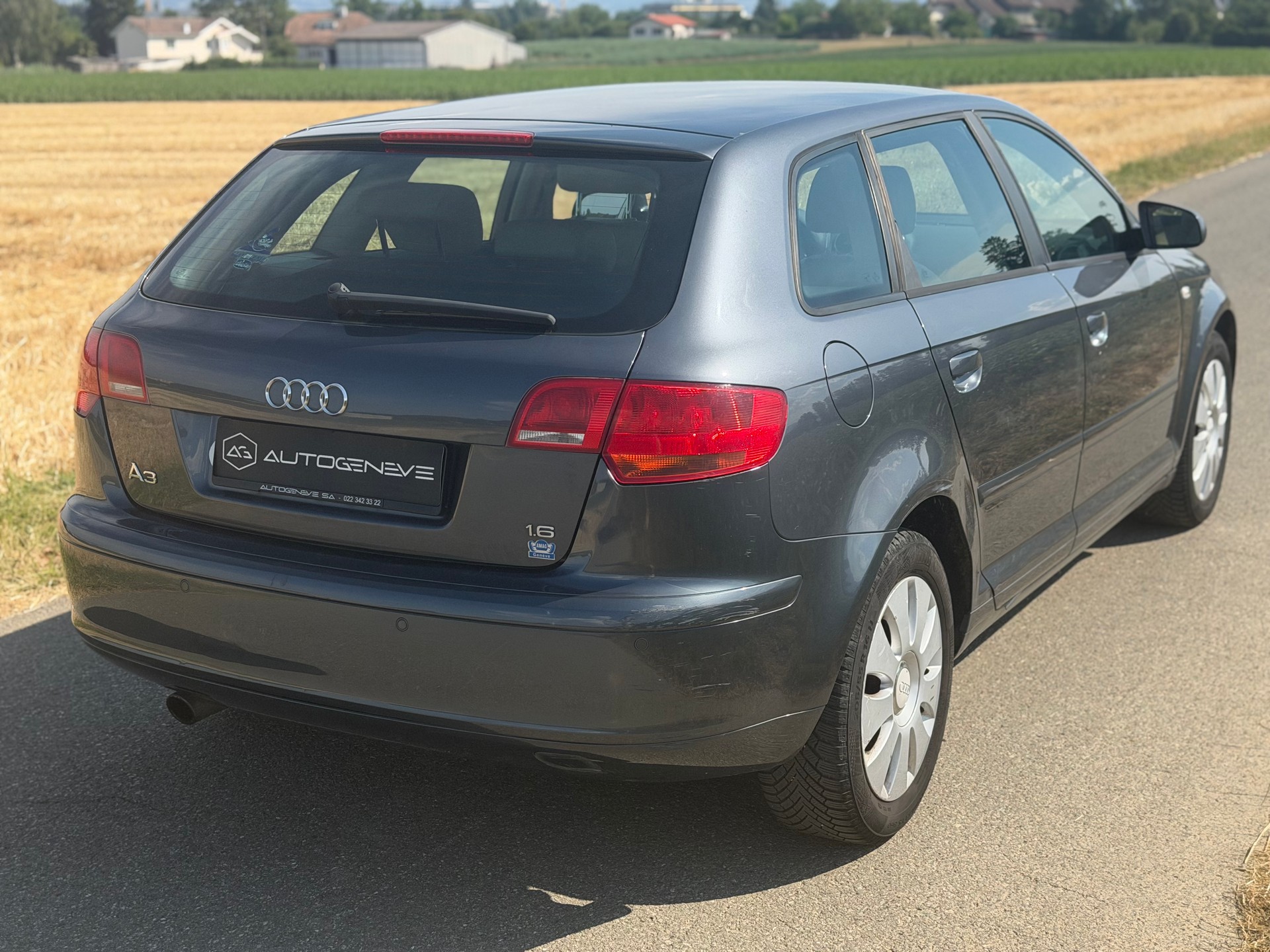 AUDI A3 Sportback 1.6 Ambiente-image-5