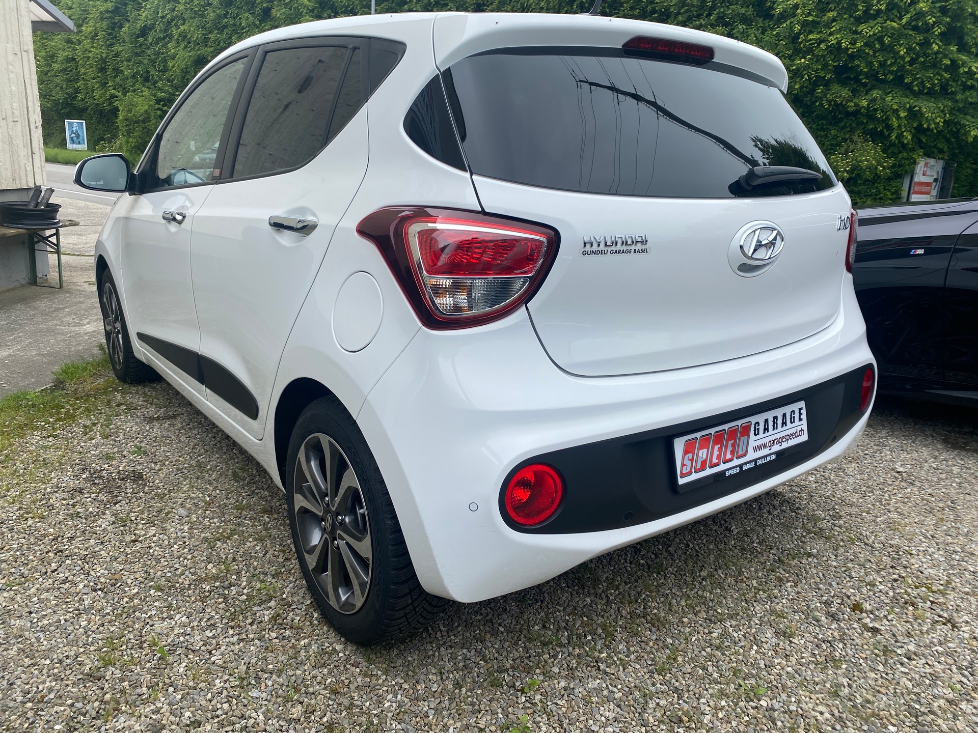 HYUNDAI i10 1.2 Vertex Automatic-image-1