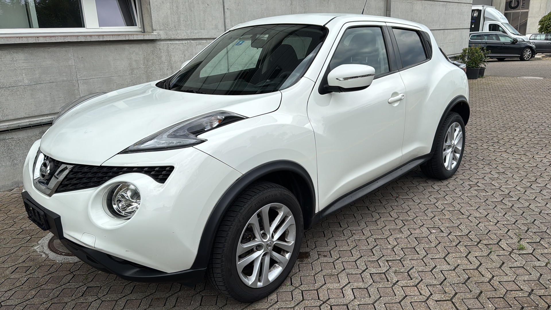 NISSAN Juke 1.2 DIG-T tekna-image-2