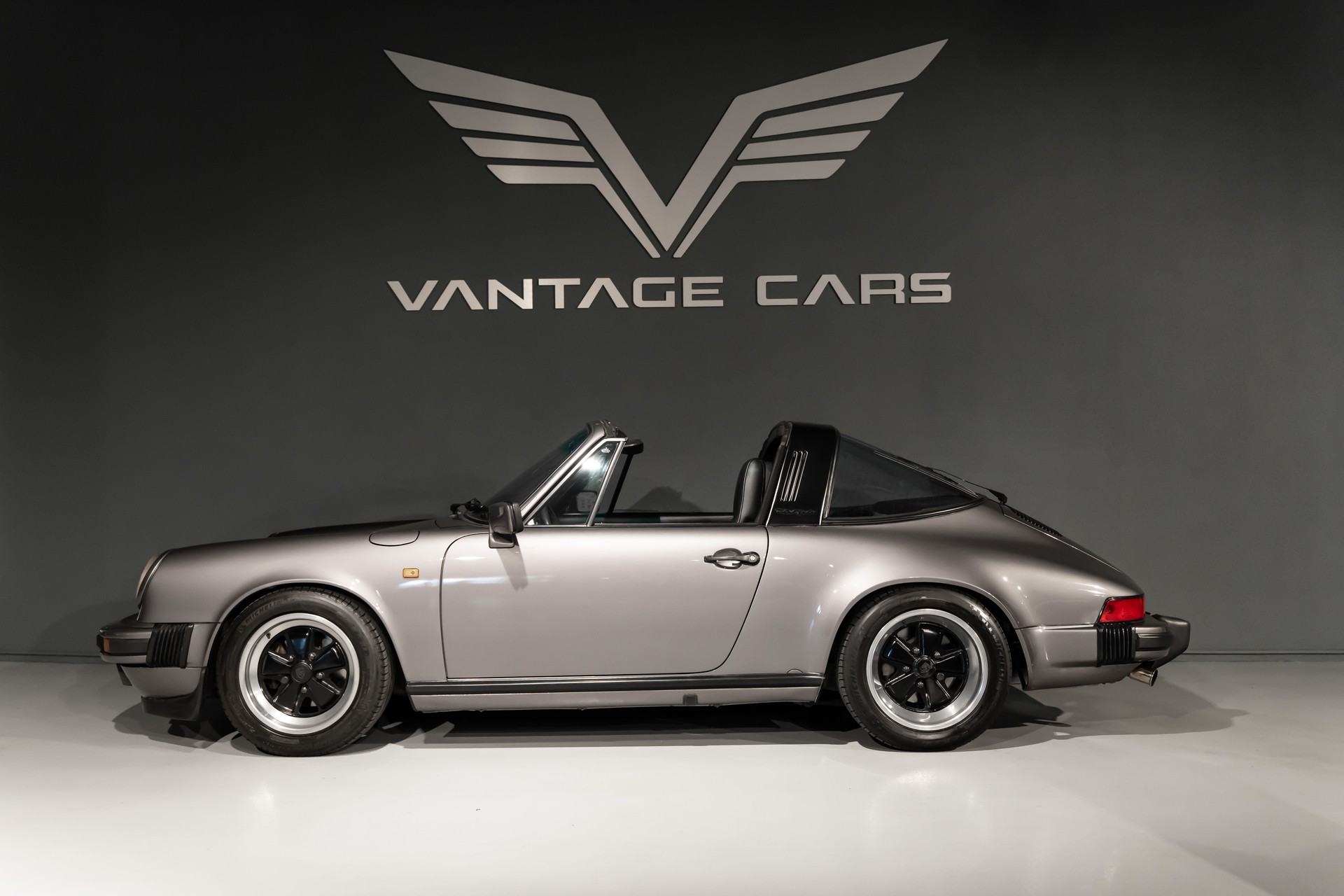 PORSCHE 911 Carrera Targa-image-2