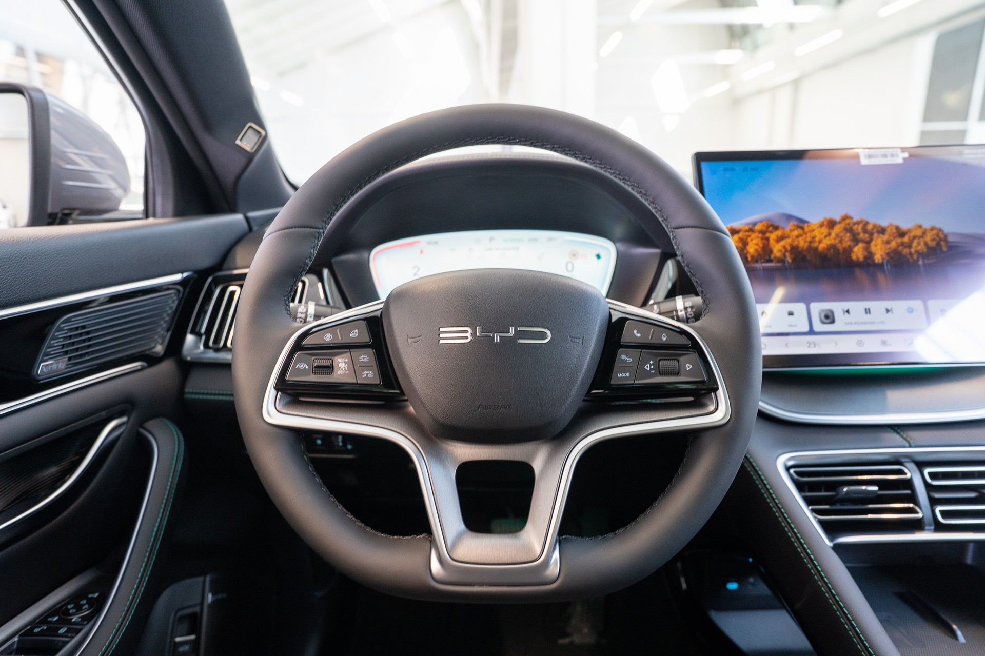BYD Seal U DM-i Boost / Panorama / Head-Up Display / 360° Kamera-image-16