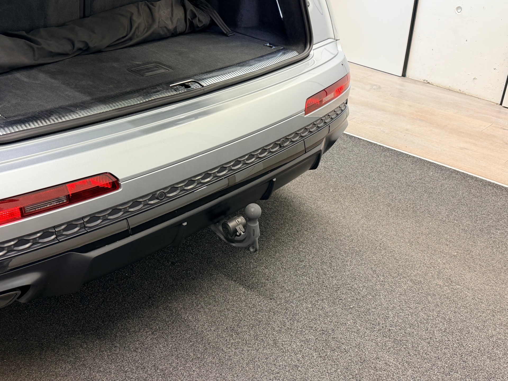 AUDI Q7 55 TFSI S line quattro tiptronic-image-10