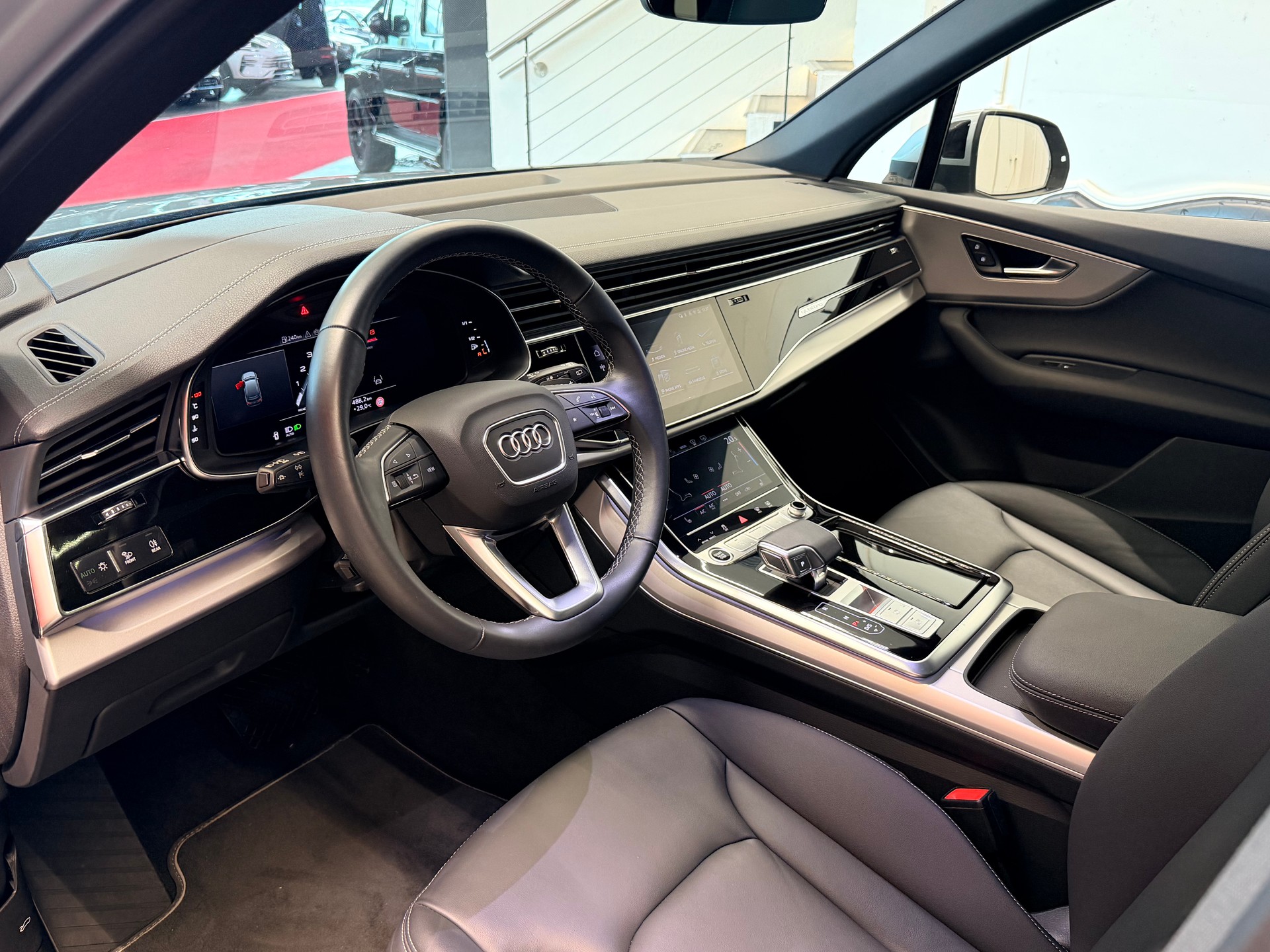 AUDI Q7 55 TFSI S line quattro tiptronic-image-11