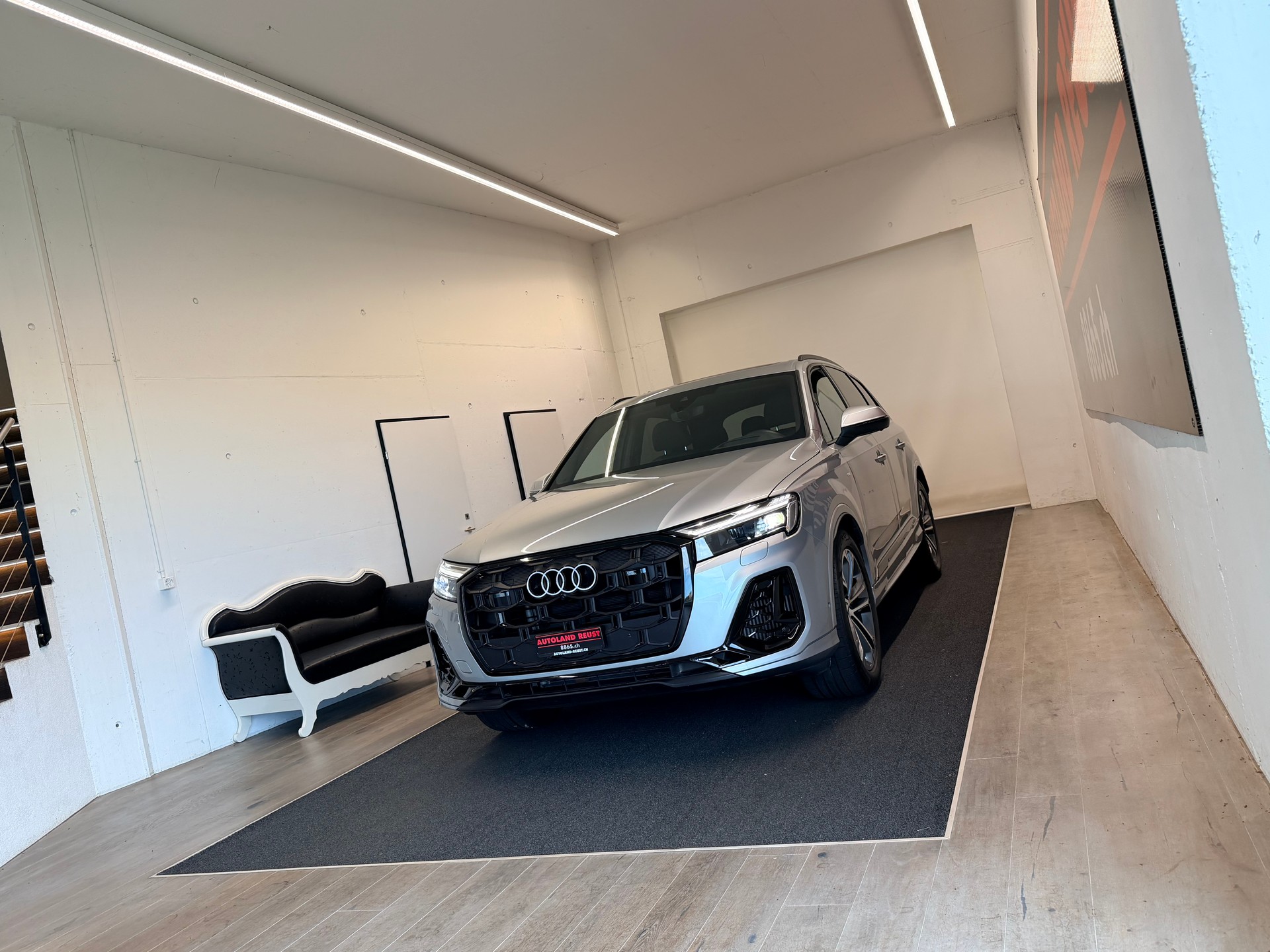 AUDI Q7 55 TFSI S line quattro tiptronic-showroom-element-2