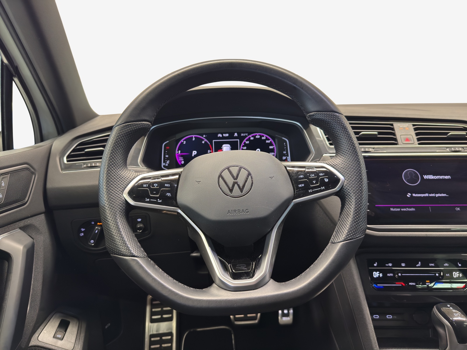 VW Tiguan 2.0 TDI SCR R-Line 4Motion DSG-image-9