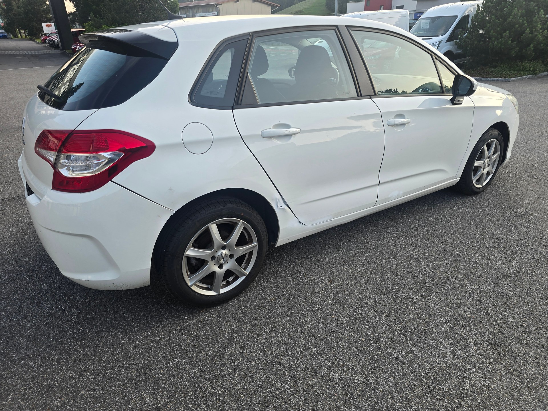 CITROEN C4 Berline 1.4 VTi Attraction-image-6