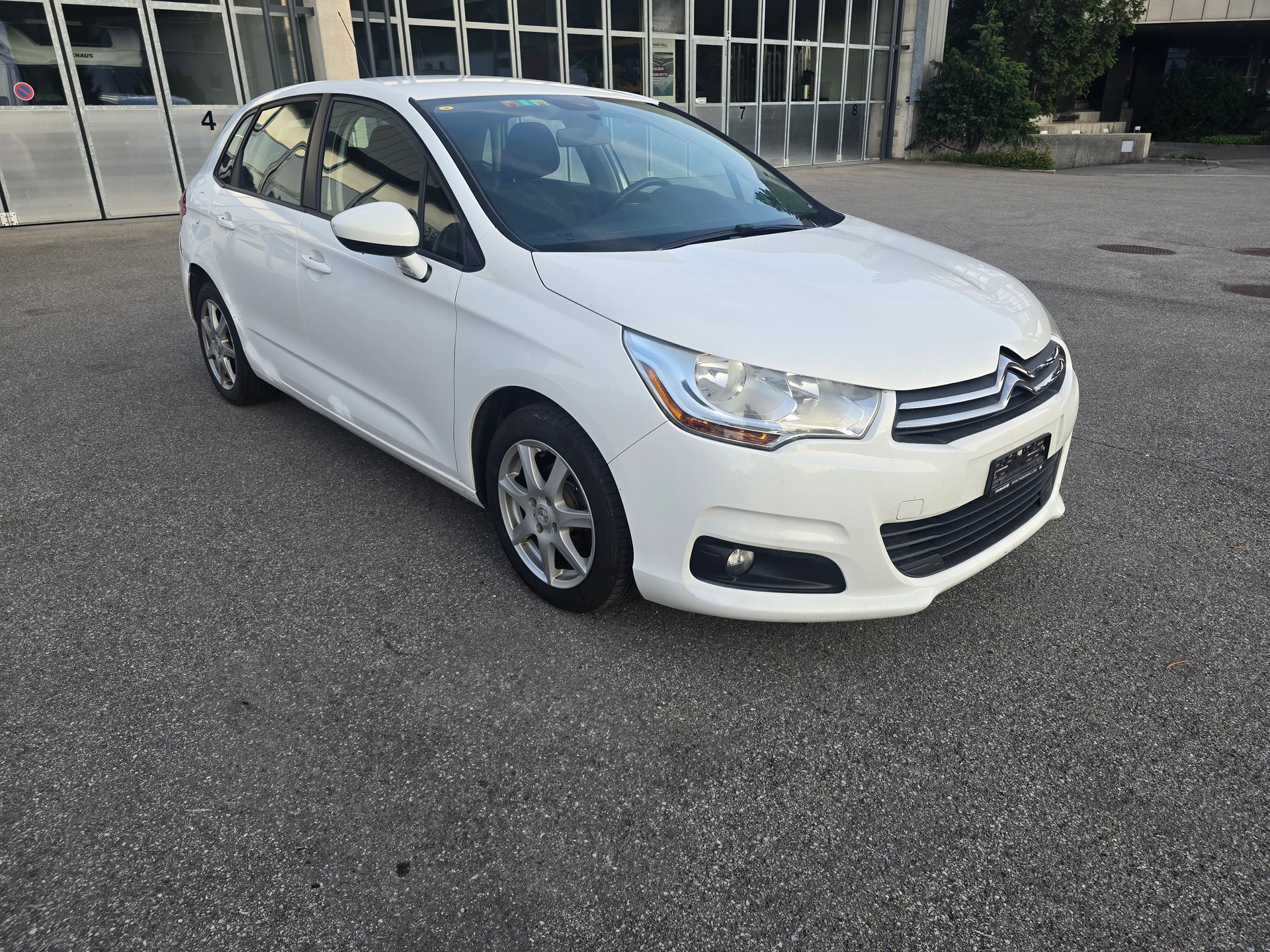 CITROEN C4 Berline 1.4 VTi Attraction-image-1