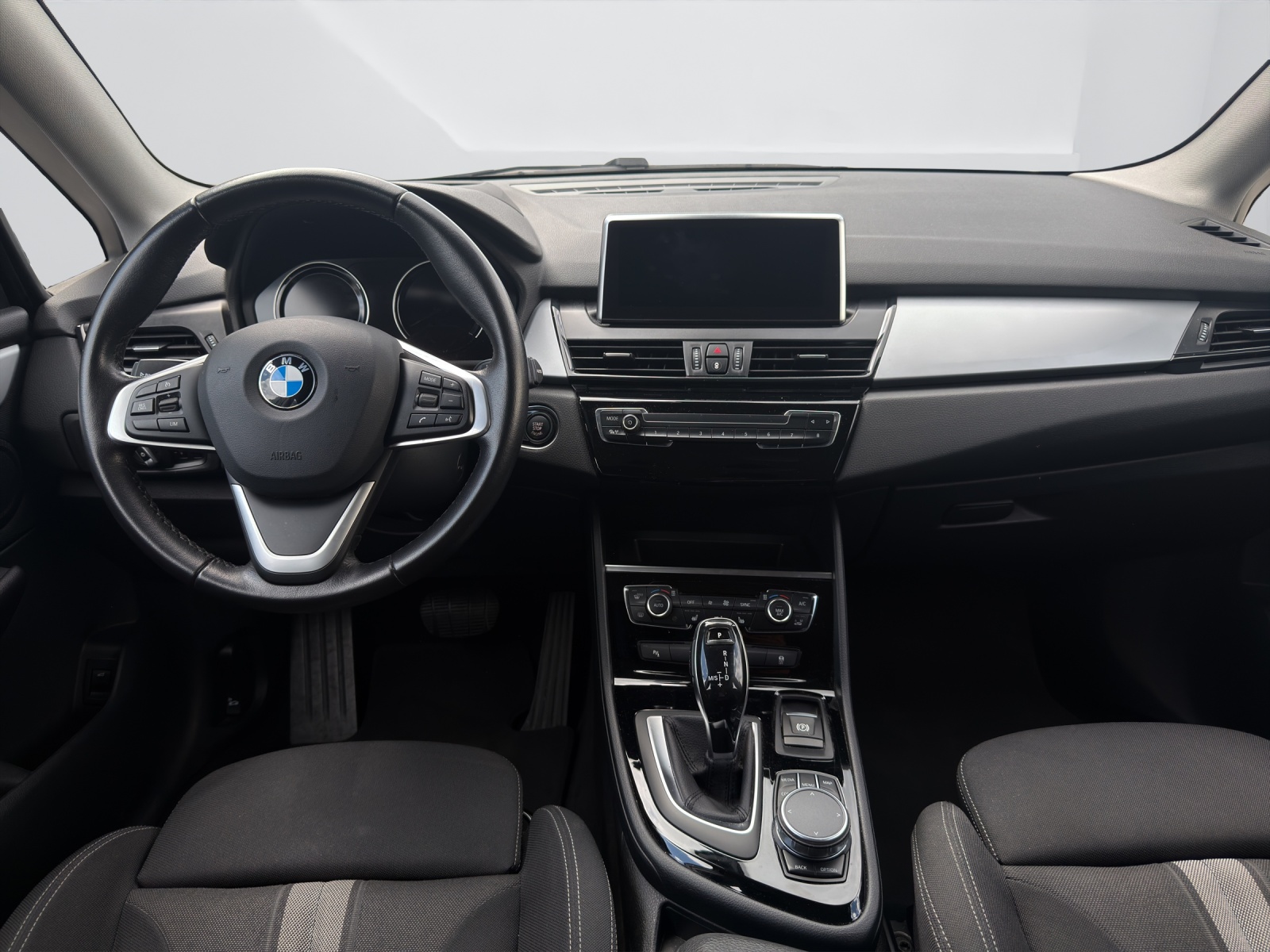 BMW 218d xDrive Active Tourer-image-15