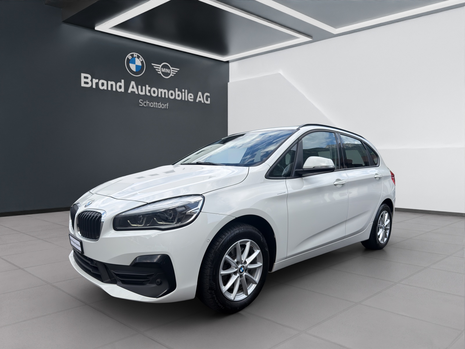 BMW 218d xDrive Active Tourer-image-0