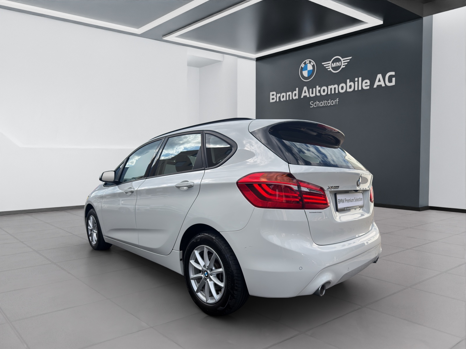 BMW 218d xDrive Active Tourer-image-2
