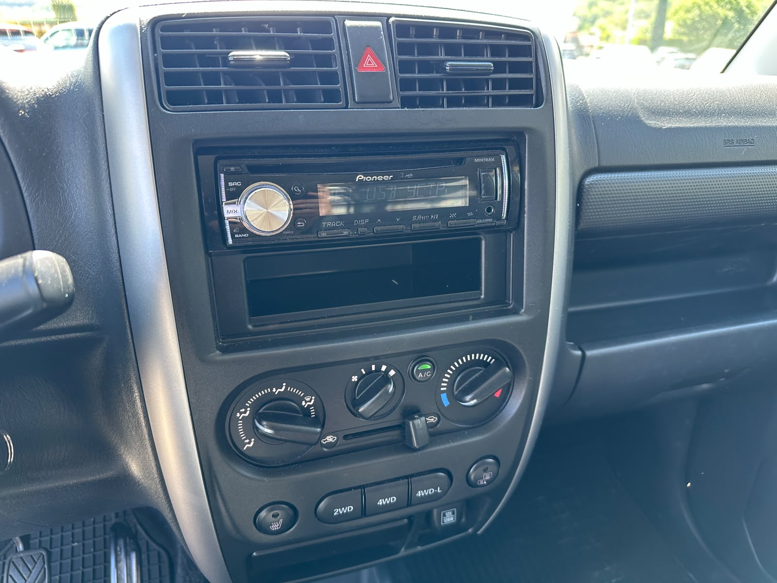 SUZUKI Jimny 1.3 16V Sergio Cellano-image-8