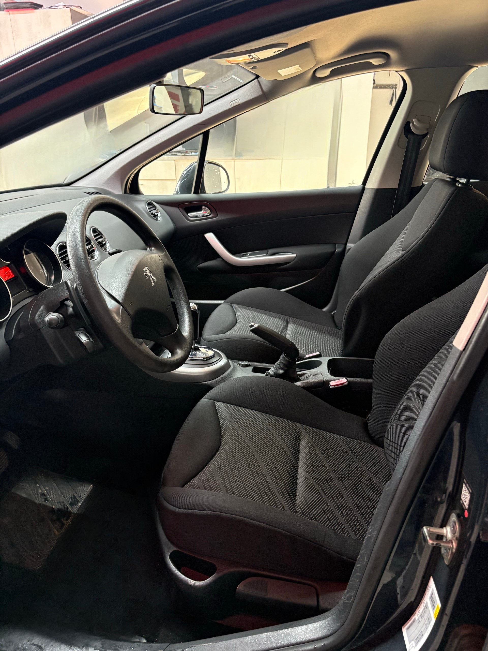 PEUGEOT 308 SW 1.6 HDI Access EGS6-image-7