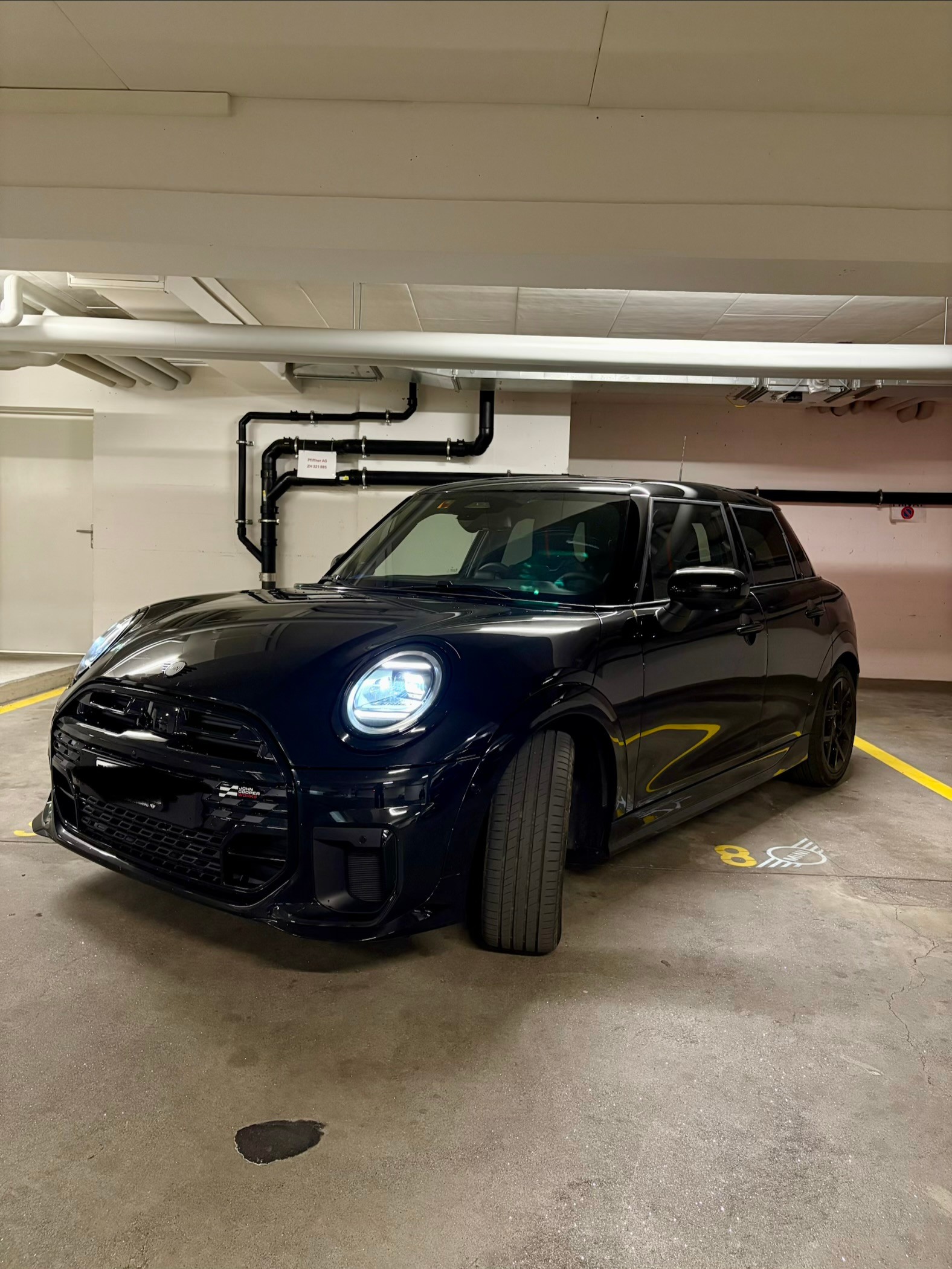 MINI COOPER S JCW Trim 5-Doors-image-0