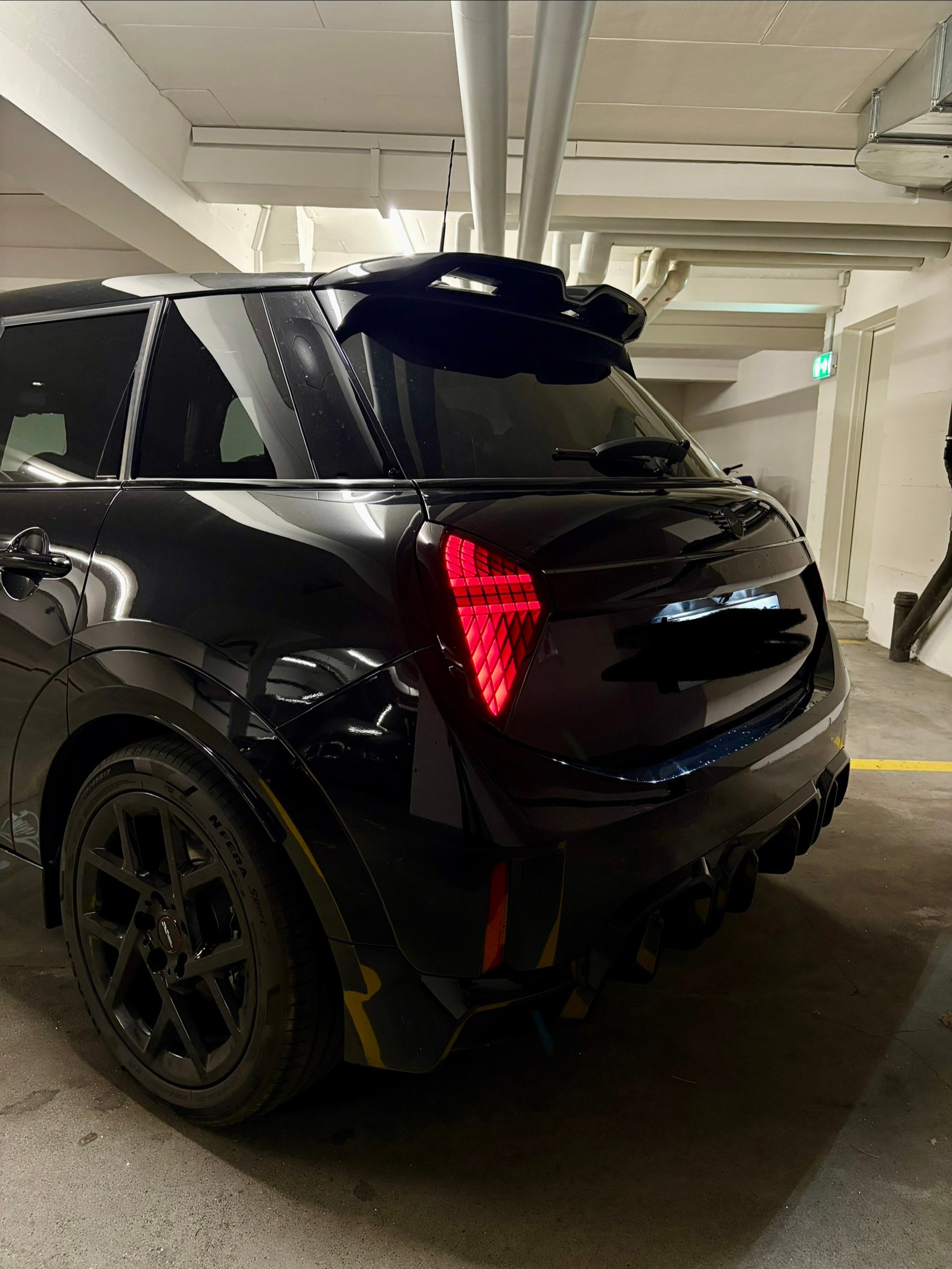 MINI COOPER S JCW Trim 5-Doors-image-5