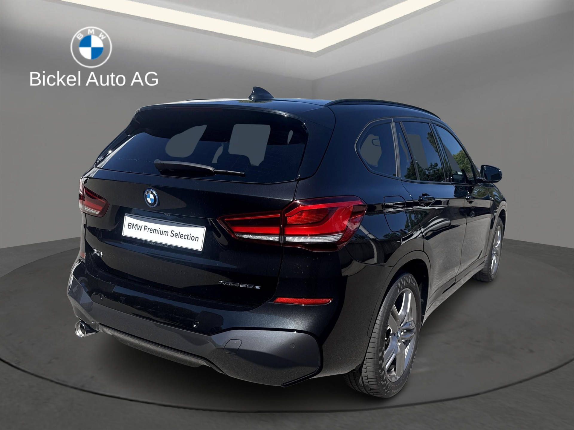 BMW X1 xDrive 25e M Sport-showroom-element-2