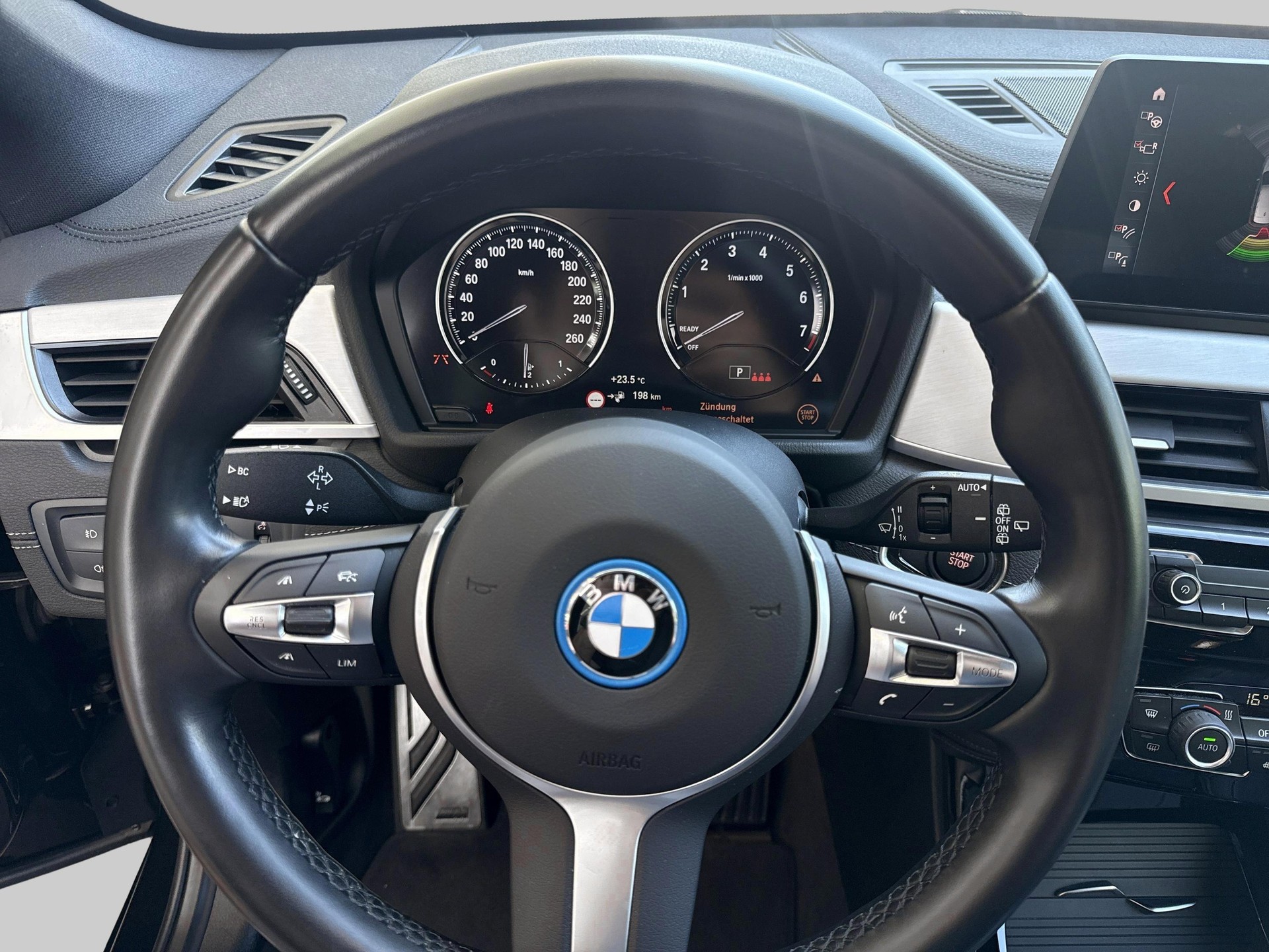 BMW X1 xDrive 25e M Sport-image-10
