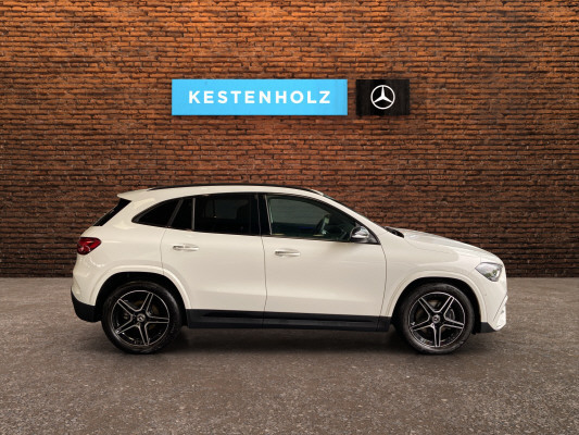 MERCEDES-BENZ GLA 200 7G-DCT-image-2