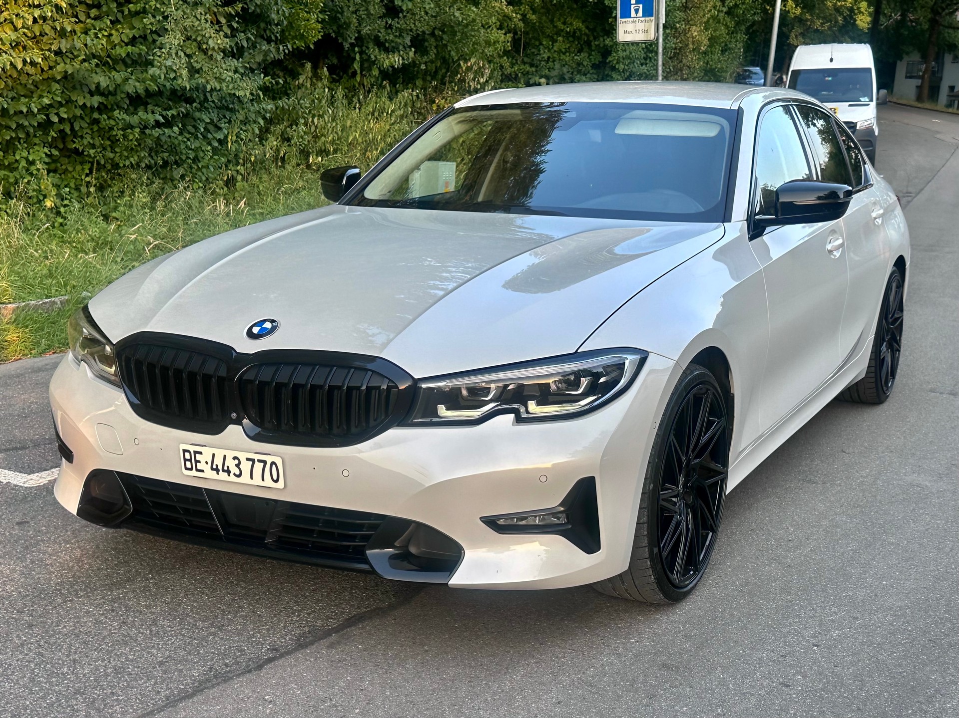 BMW 330-image-0