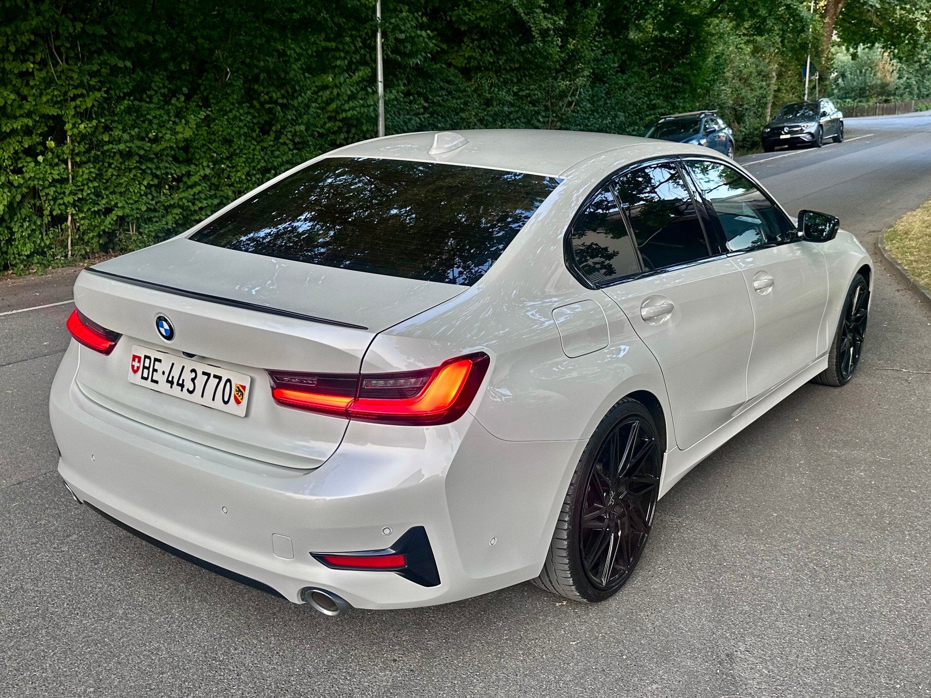 BMW 330-image-5