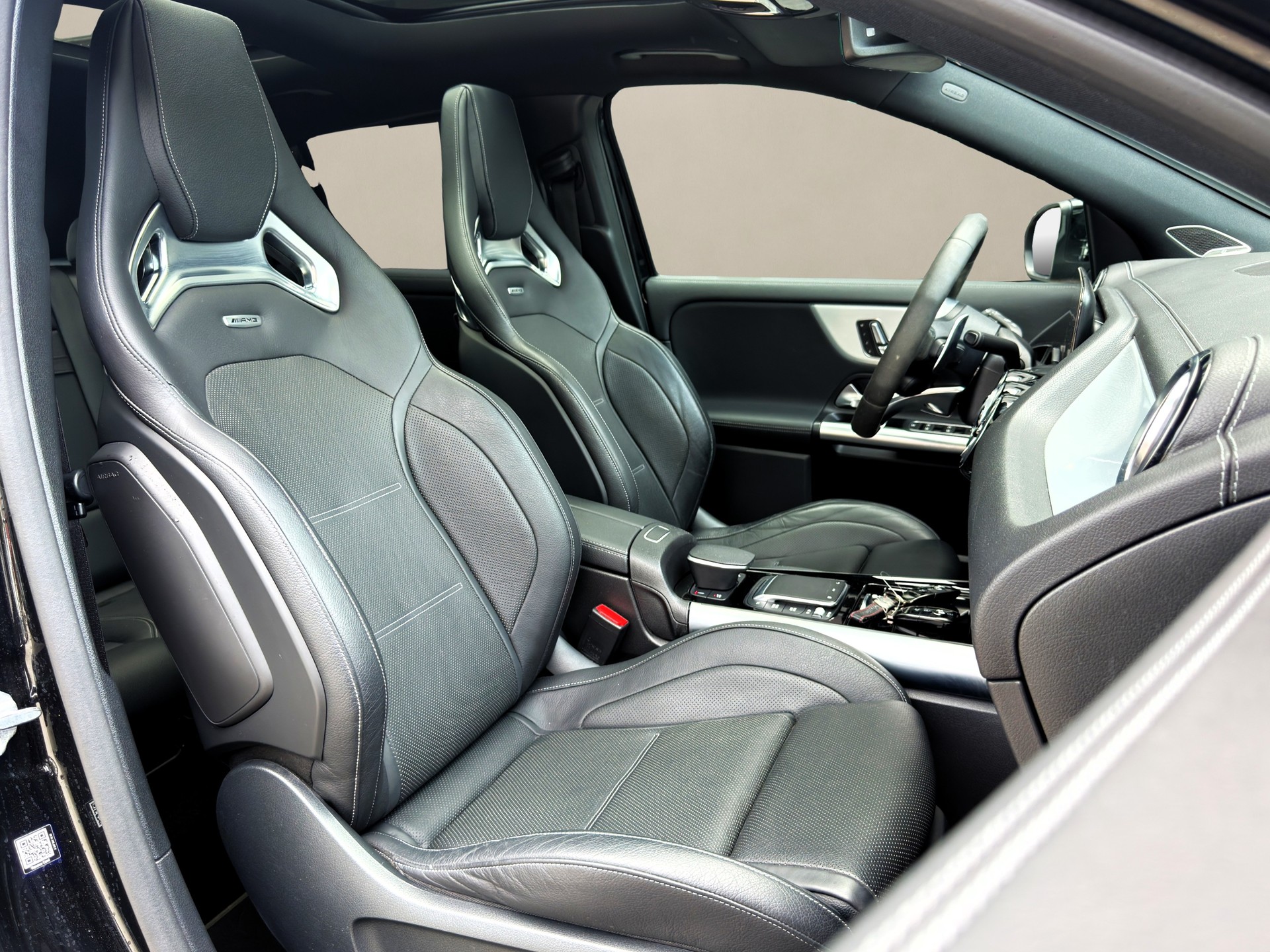 MERCEDES-BENZ GLA❗45 S AMG❗4Matic+ 8G-Speedshift DCT ✅CH-Fahrzeug & VOLL-AUSSTATTUNG✅-image-9