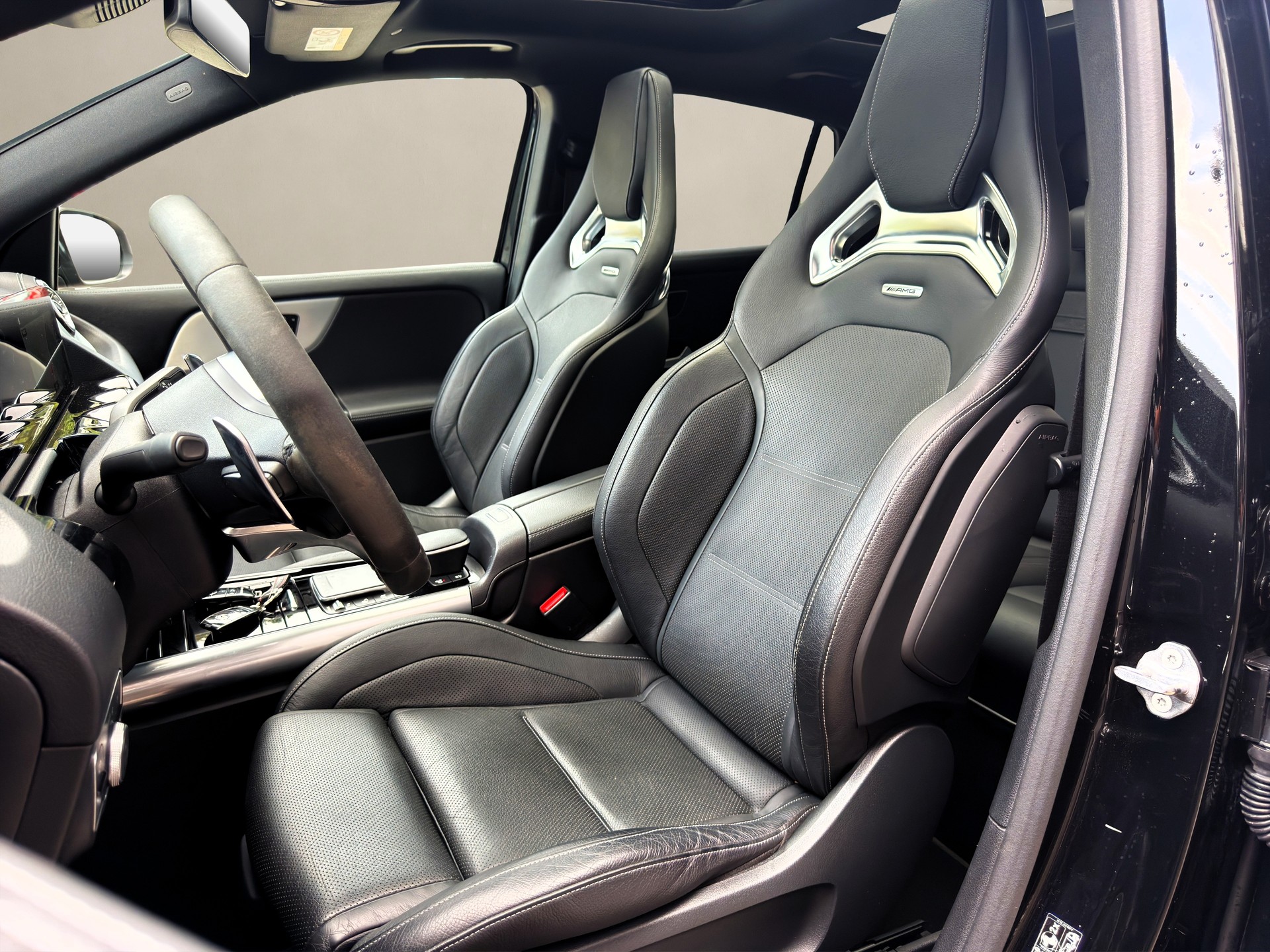 MERCEDES-BENZ GLA❗45 S AMG❗4Matic+ 8G-Speedshift DCT ✅CH-Fahrzeug & VOLL-AUSSTATTUNG✅-image-8