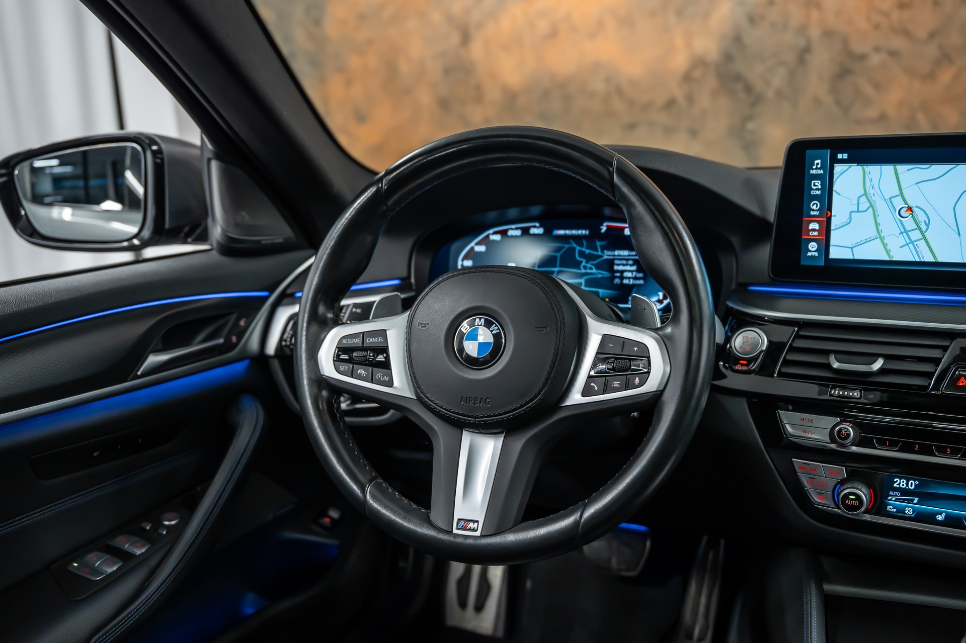 BMW M550i xDrive M Sport Pro Steptronic *M-Performance*Facelift*Laser*Head-Up*Panorama*-image-16