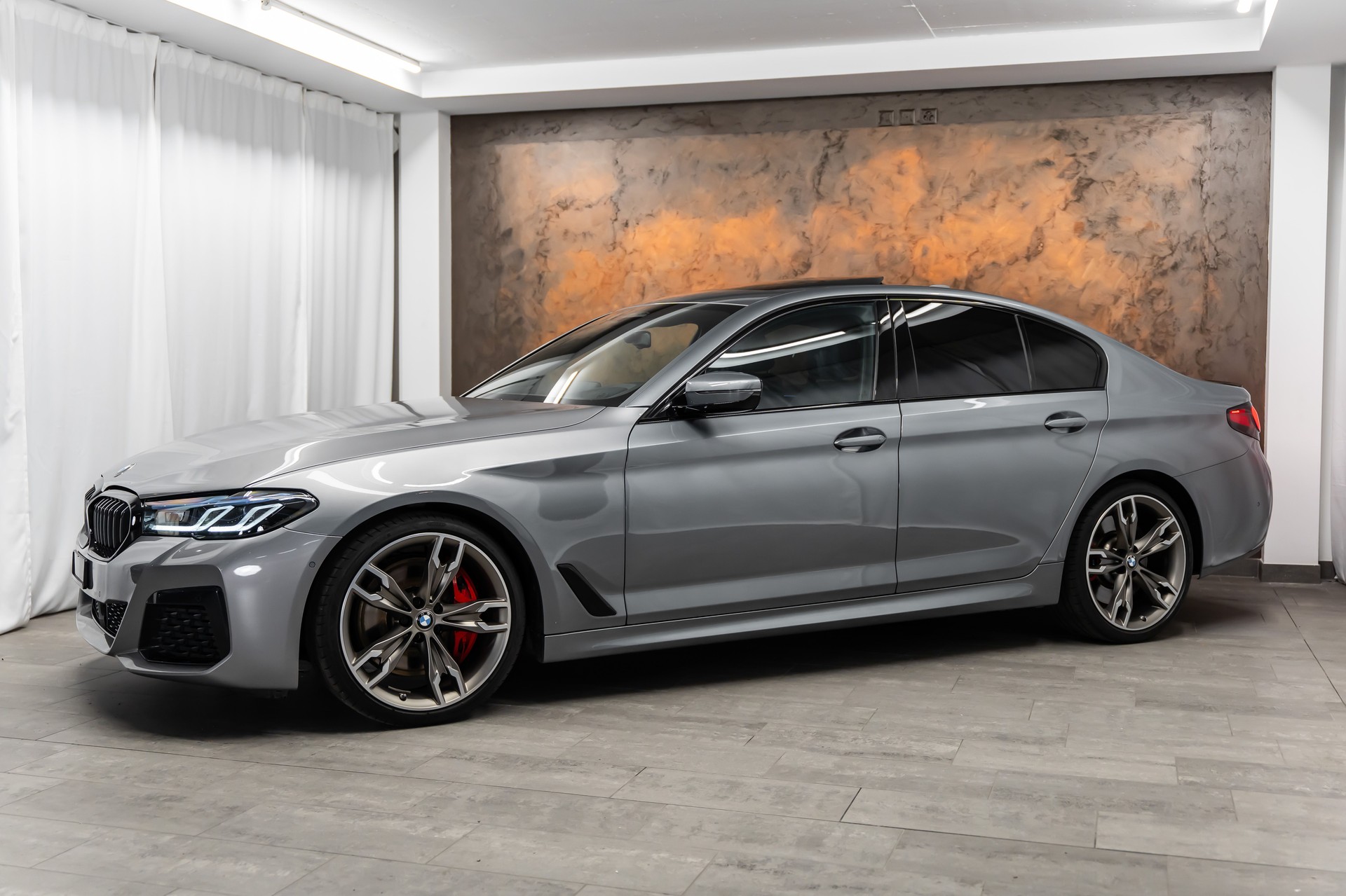 BMW M550i xDrive M Sport Pro Steptronic *M-Performance*Facelift*Laser*Head-Up*Panorama*-showroom-element-1