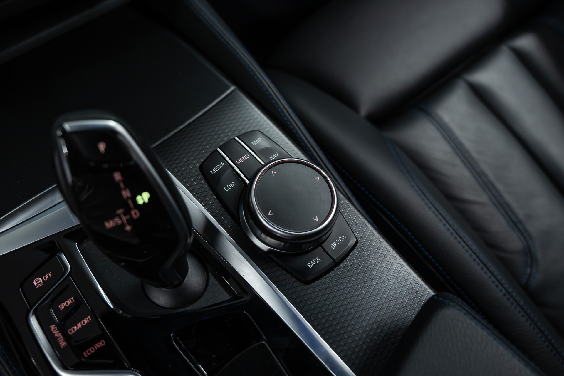 BMW M550i xDrive M Sport Pro Steptronic *M-Performance*Facelift*Laser*Head-Up*Panorama*-image-24